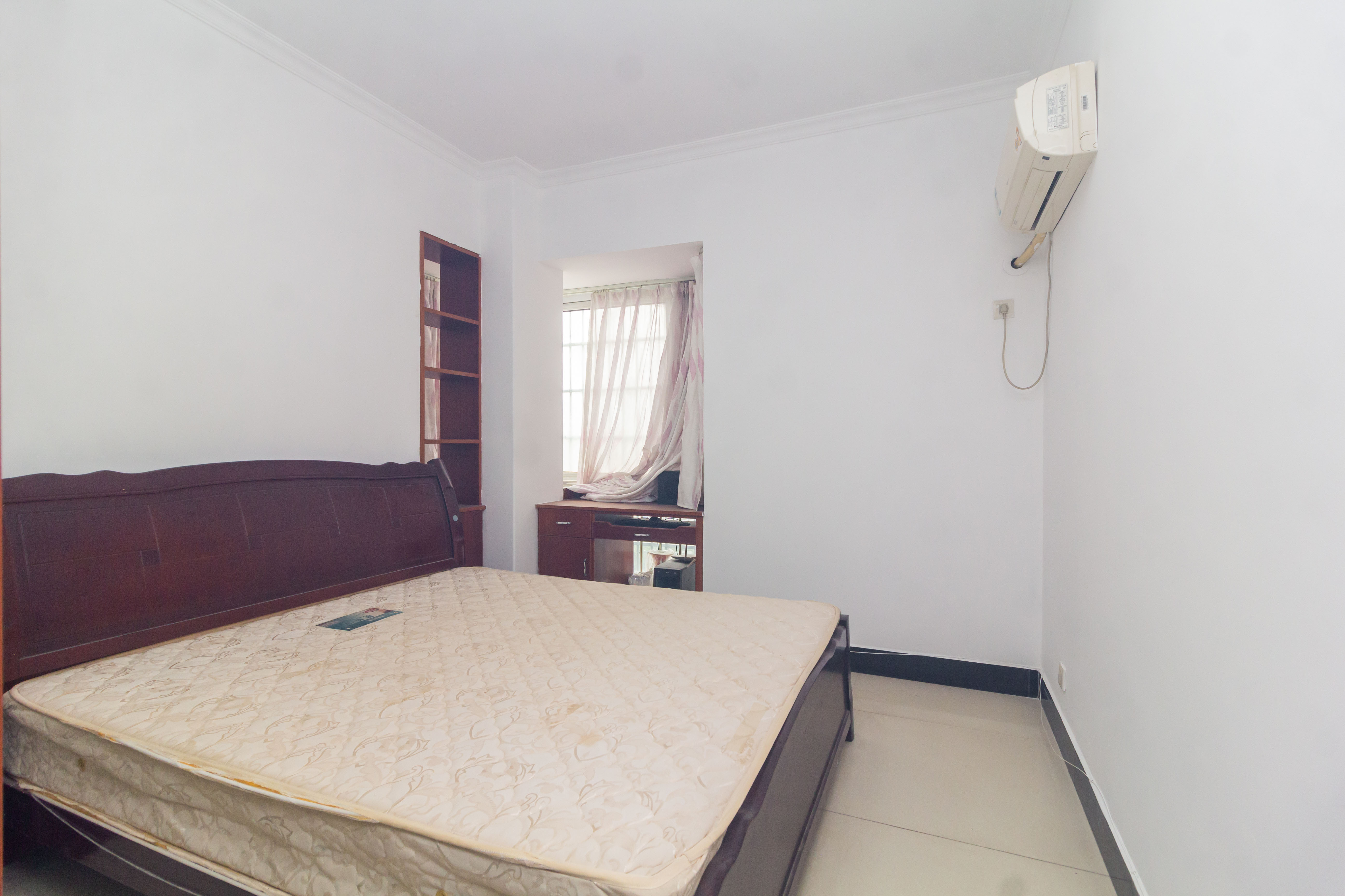 圣力华苑 3室2厅2卫 59.8万 圣力华苑 3室2厅2卫 59.8万卧室