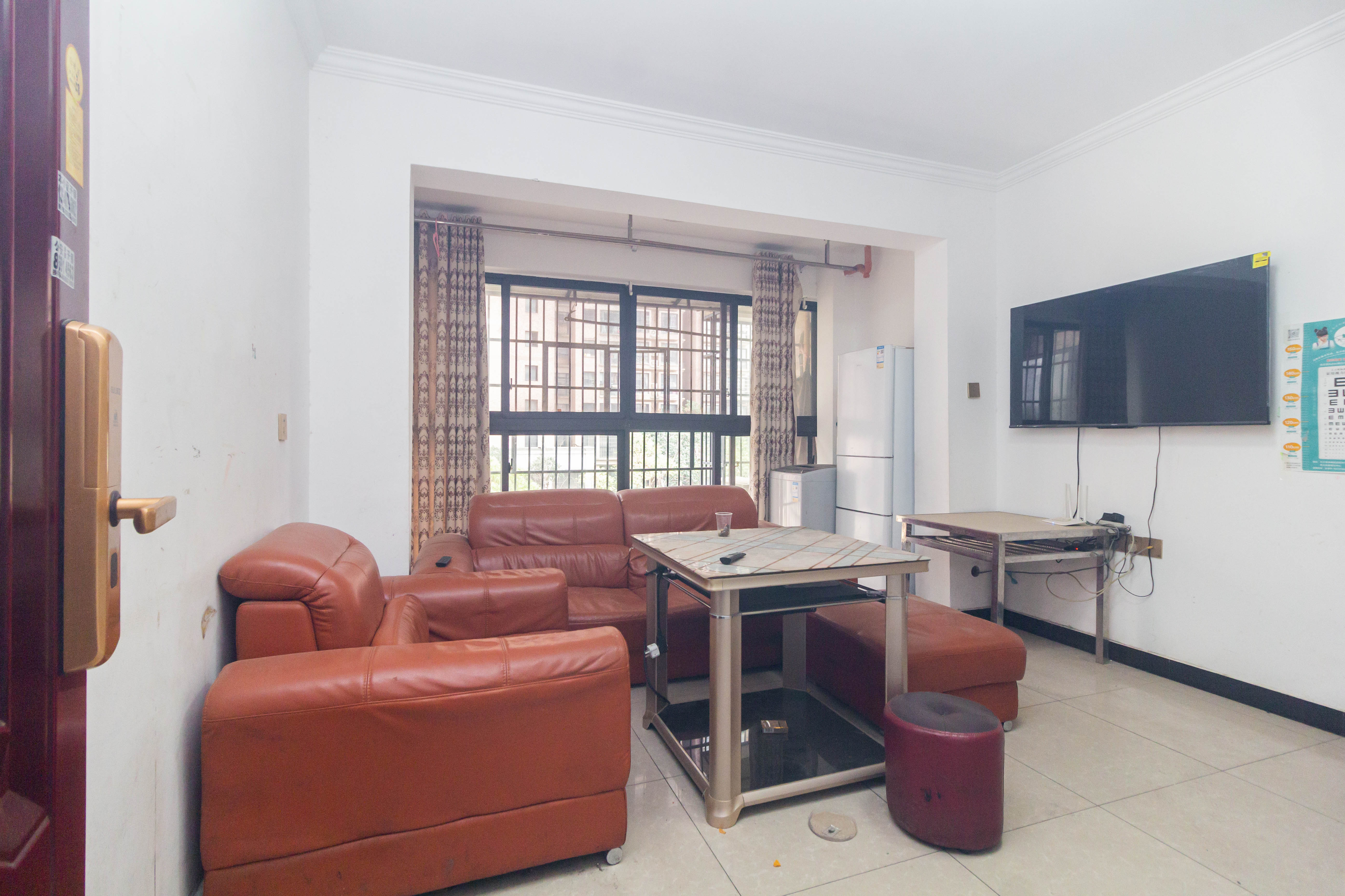 康桥长郡  3室2厅1卫    69.5万 康桥长郡  3室2厅1卫    69.5万客厅