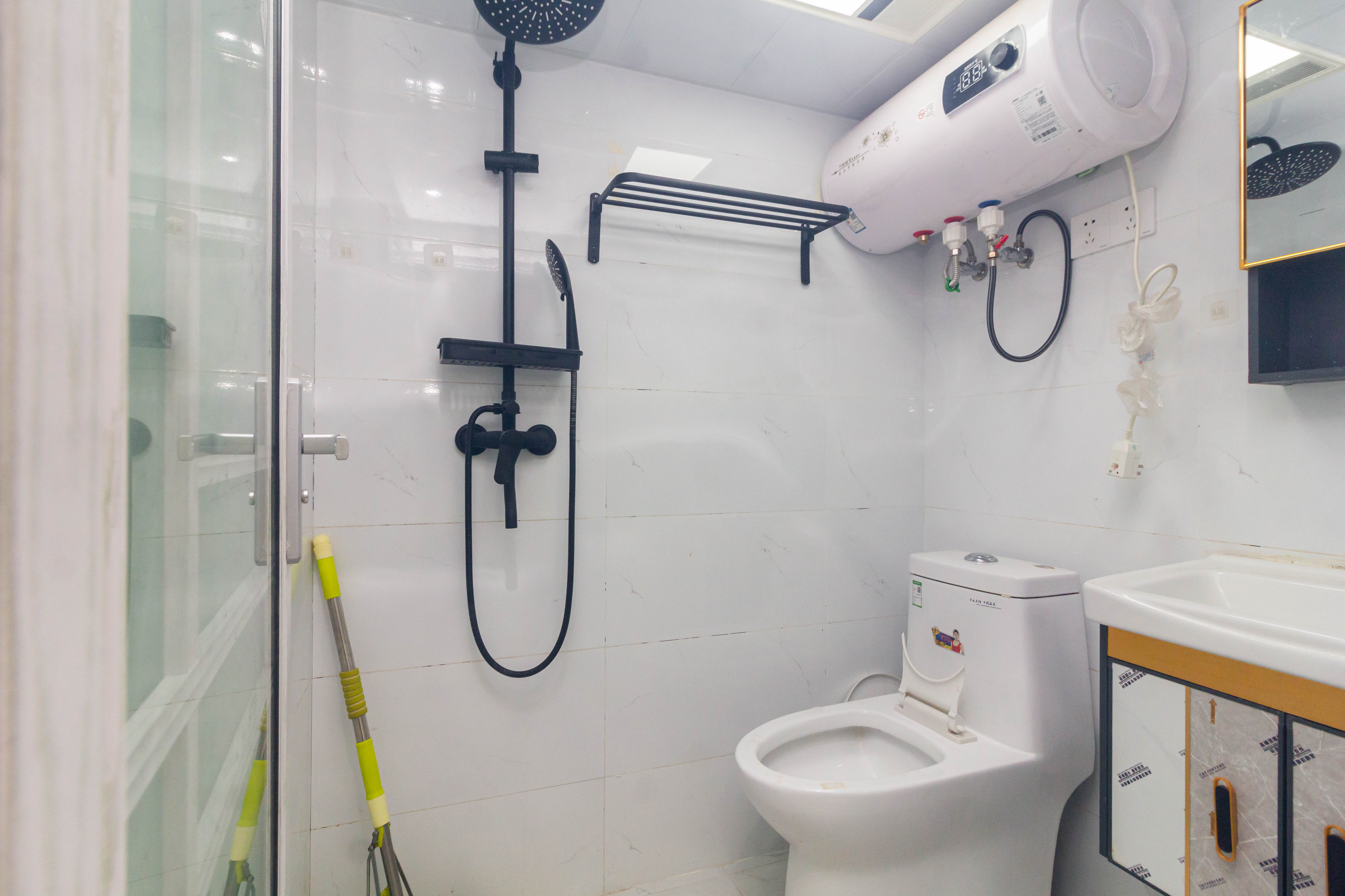 碧桂园星荟 1室1厅1卫 20.0万 碧桂园星荟 1室1厅1卫 20.0万卫生间