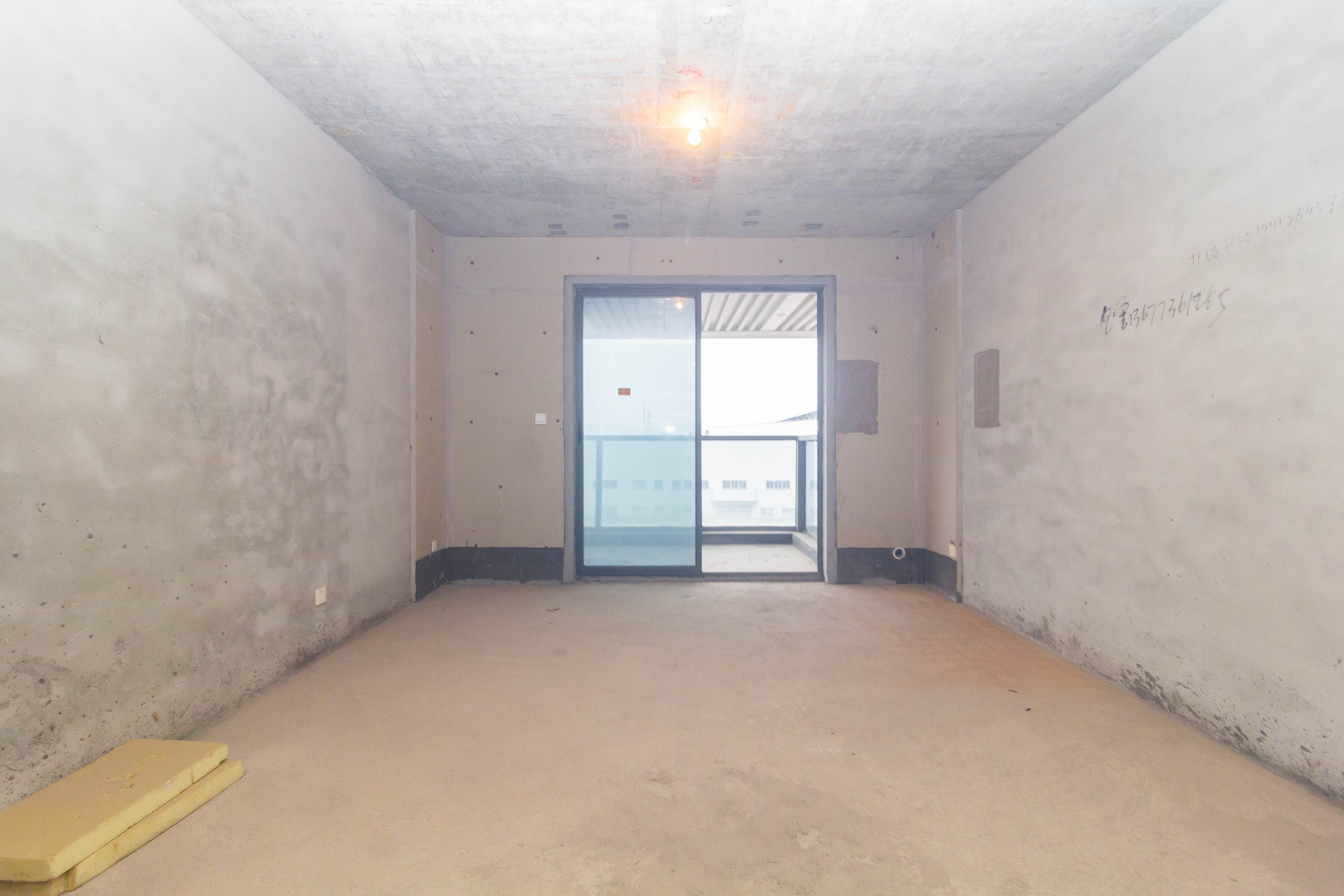 福天星中心(福天星雅苑)  4室2厅2卫    142.0万 福天星中心(福天星雅苑)  4室2厅2卫    142.0万客厅