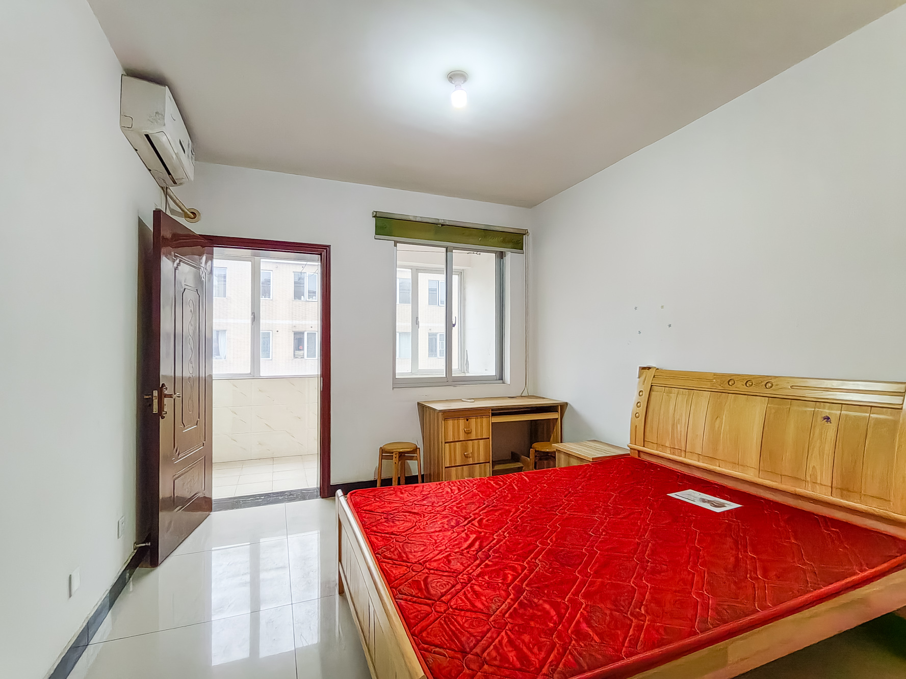 恒广国际物流园  4室2厅2卫    32.8万 恒广国际物流园  4室2厅2卫    32.8万卧室