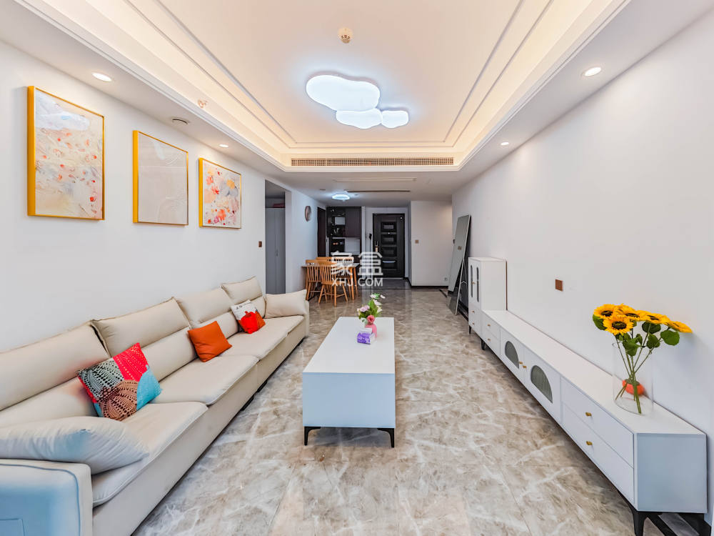 绿地长沙城际空间站（绿地新里佳苑）  3室2厅2卫    125.0万