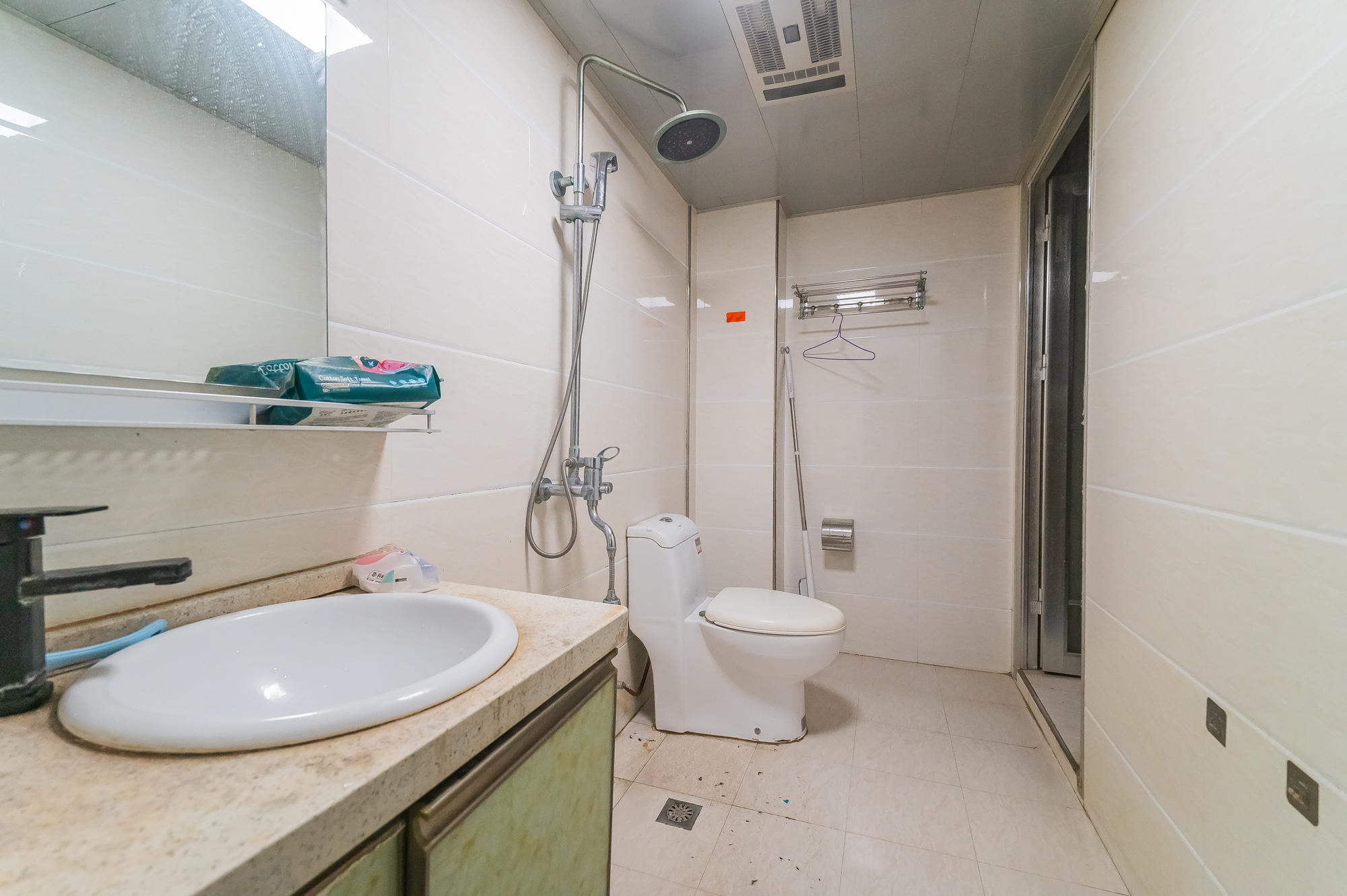 尚城 2室1厅1卫 60.0万 尚城 2室1厅1卫 60.0万卫生间