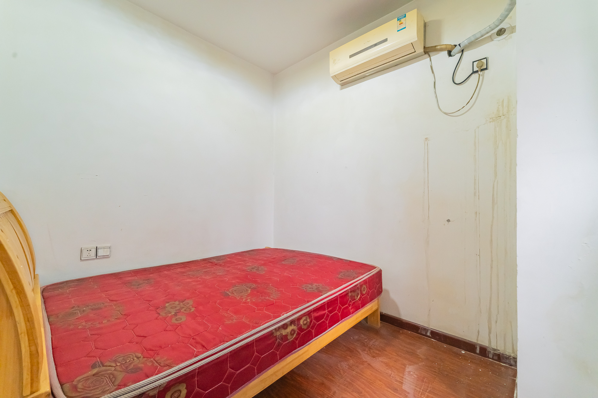 尚城 2室1厅1卫 60.0万 尚城 2室1厅1卫 60.0万卧室