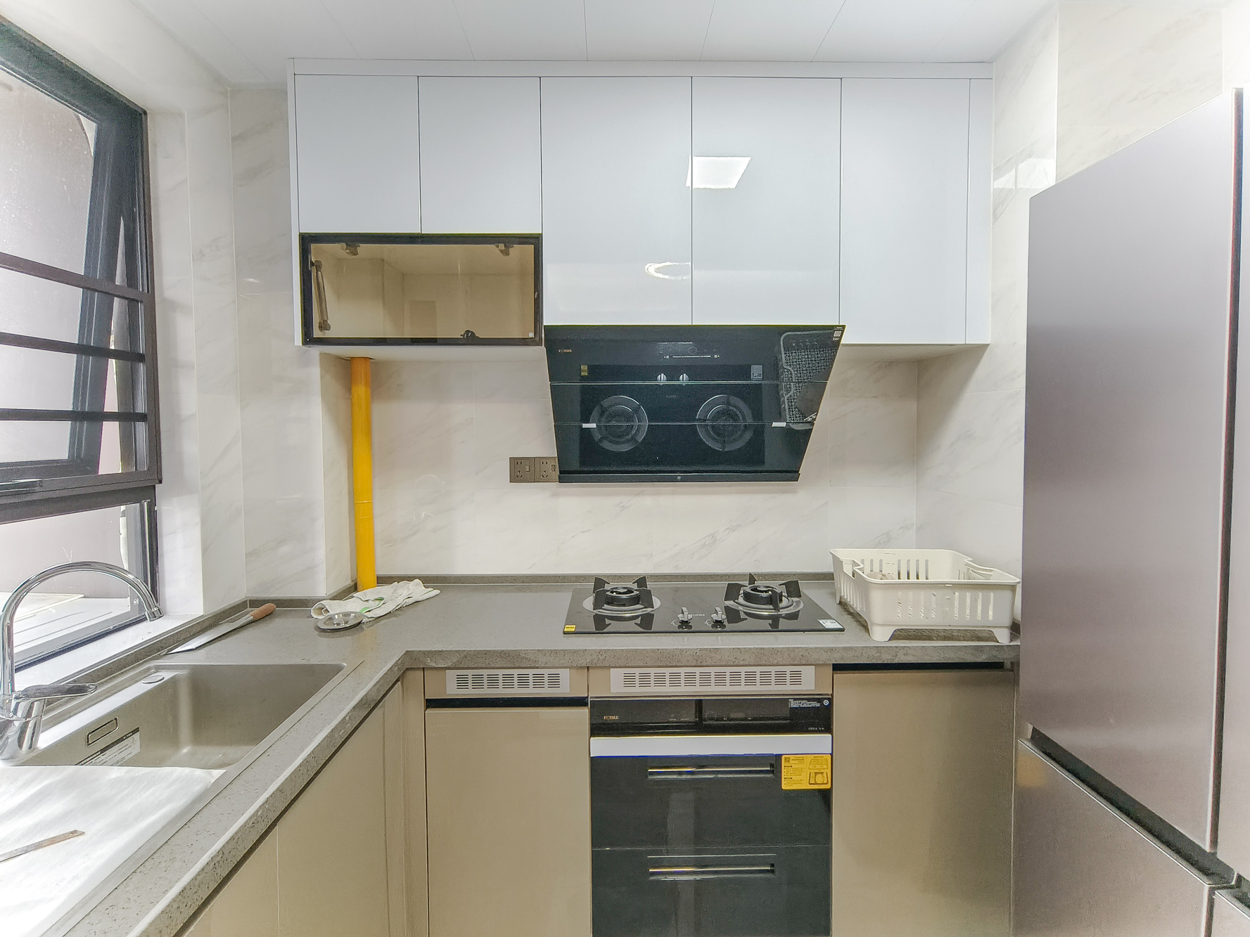 荣盛锦绣学府 4室2厅2卫 106.0万 荣盛锦绣学府 4室2厅2卫 106.0万厨房