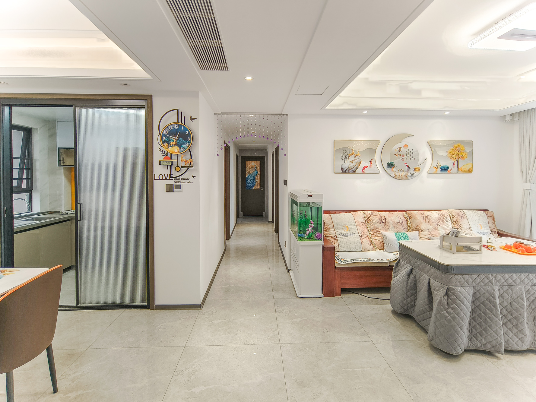 荣盛锦绣学府 4室2厅2卫 106.0万 荣盛锦绣学府 4室2厅2卫 106.0万客厅