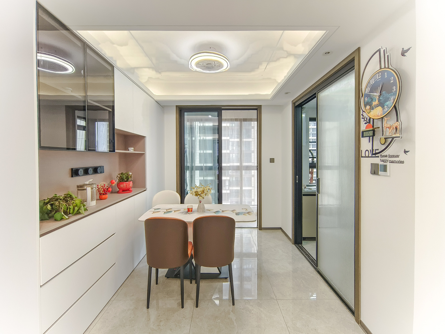 荣盛锦绣学府 4室2厅2卫 106.0万 荣盛锦绣学府 4室2厅2卫 106.0万客厅