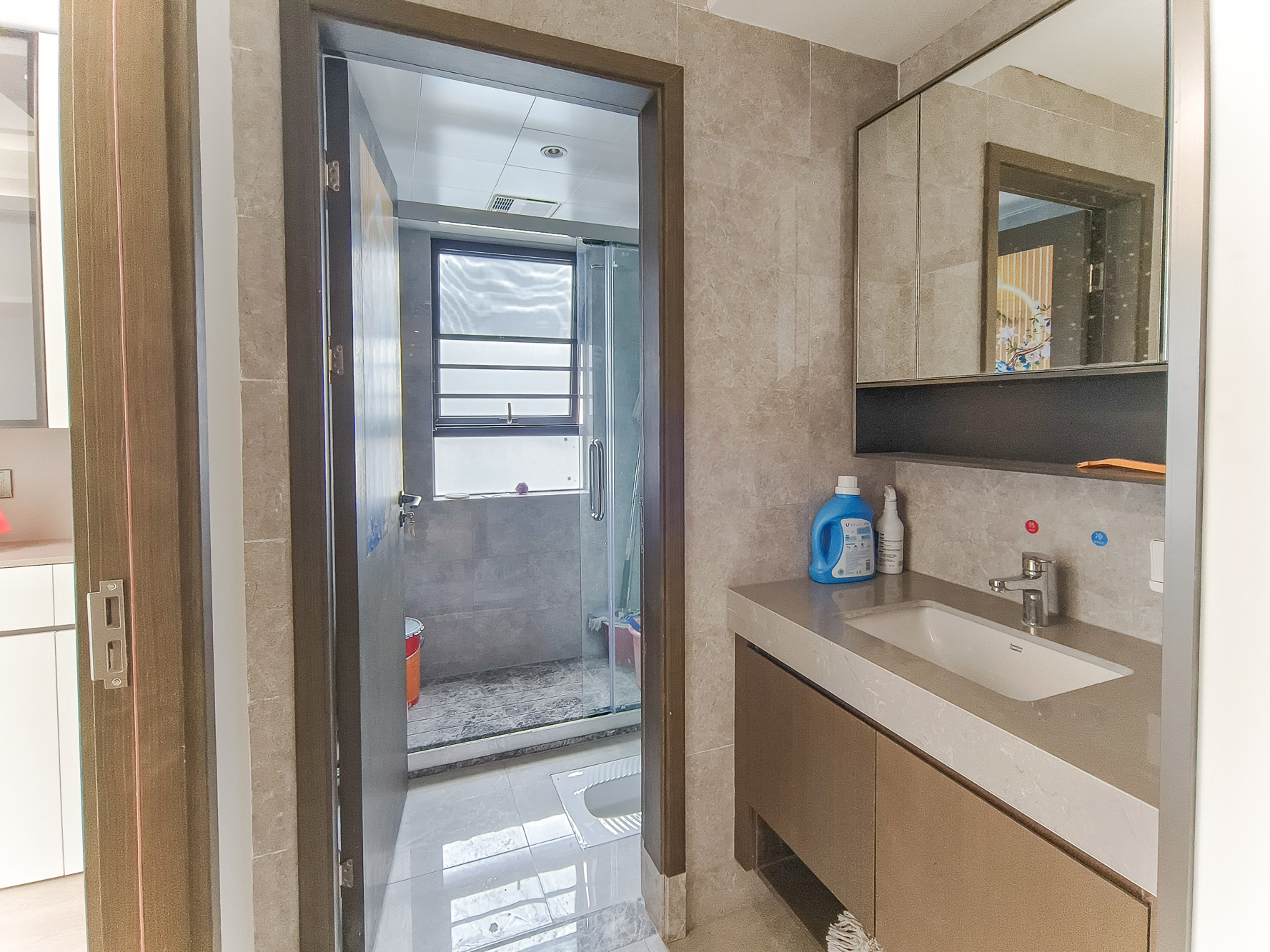 荣盛锦绣学府 4室2厅2卫 106.0万 荣盛锦绣学府 4室2厅2卫 106.0万卫生间