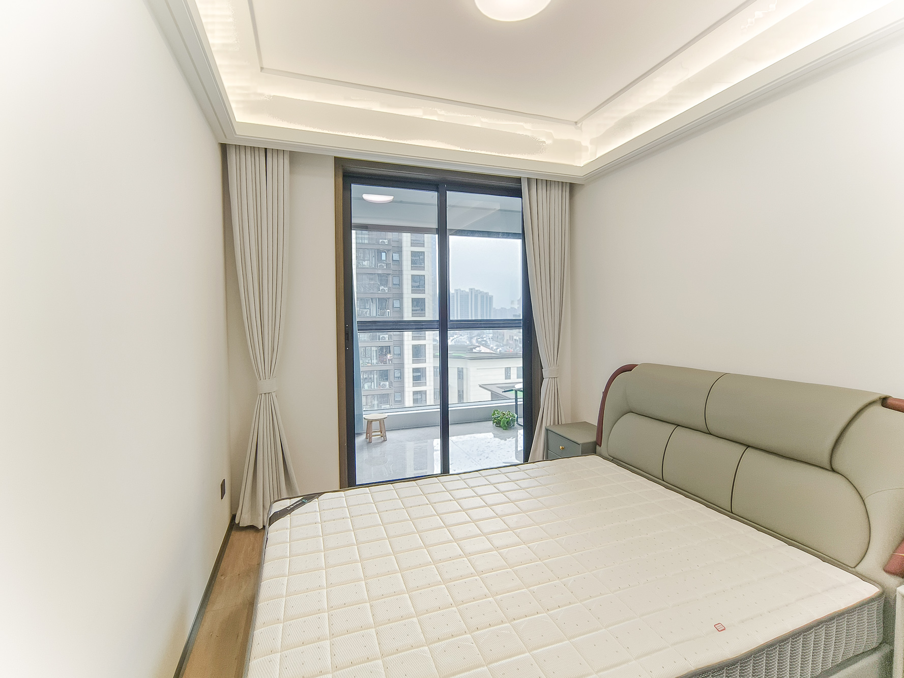 荣盛锦绣学府 4室2厅2卫 106.0万 荣盛锦绣学府 4室2厅2卫 106.0万卧室