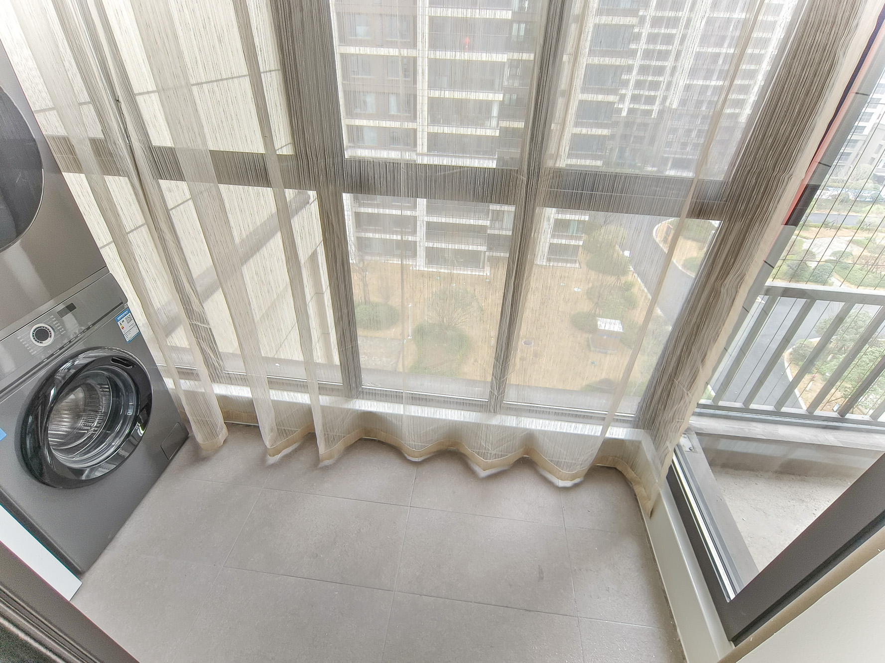 荣盛锦绣学府 4室2厅2卫 106.0万 荣盛锦绣学府 4室2厅2卫 106.0万阳台