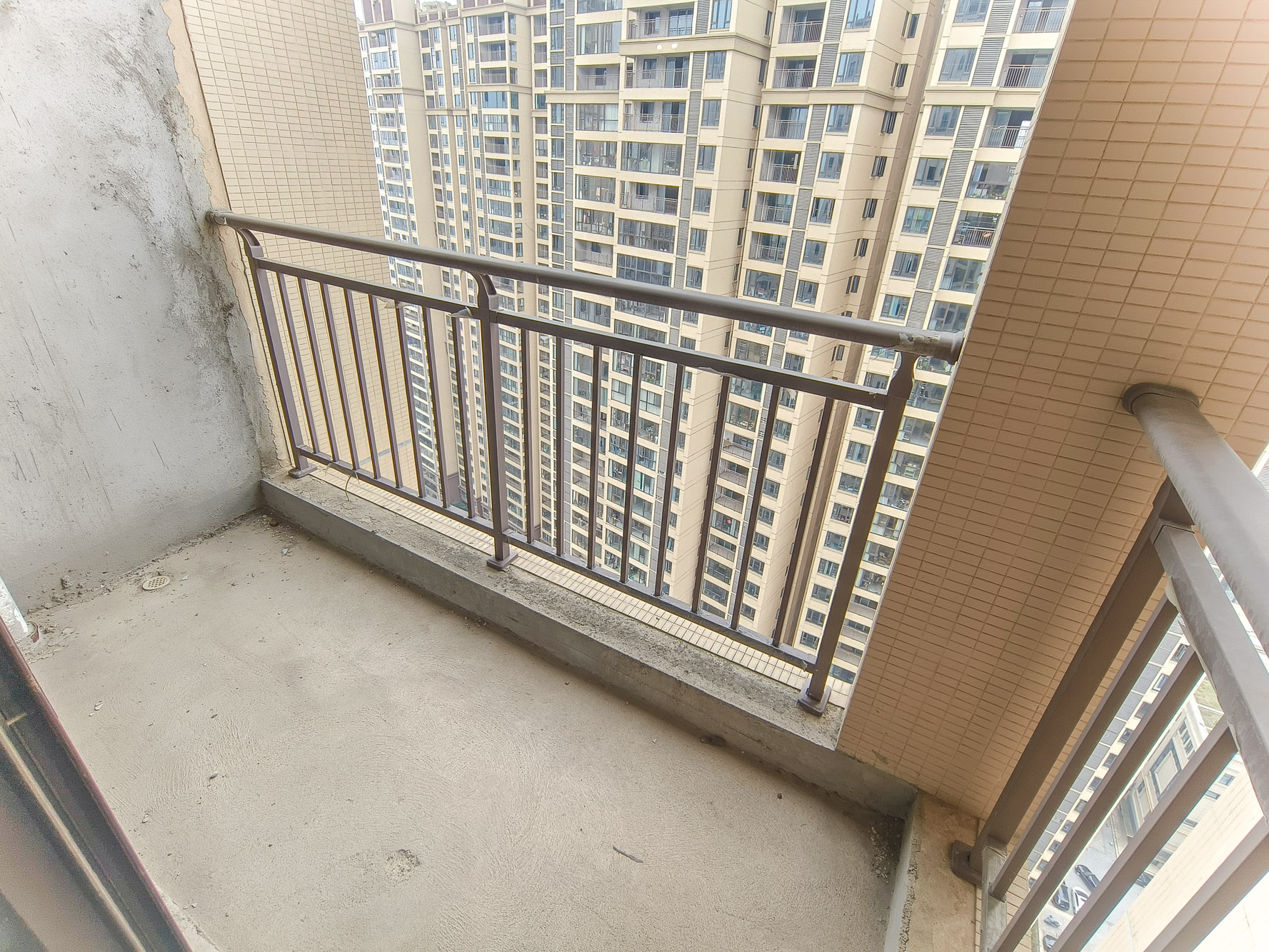 星雅美辰  3室2厅2卫    88.0万阳台