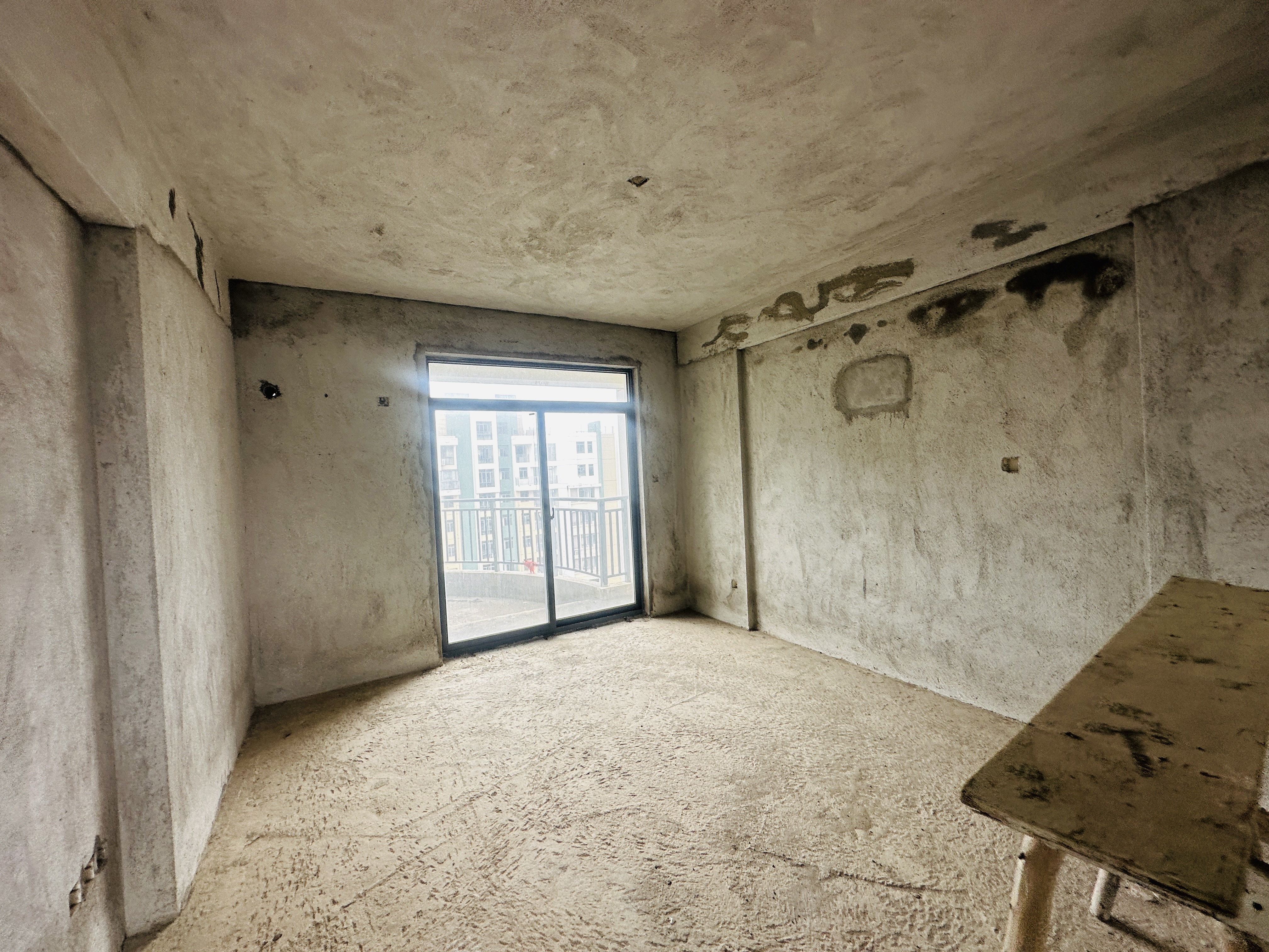 兆南丽湾  5室2厅1卫    620.0万 兆南丽湾  5室2厅1卫    620.0万卧室