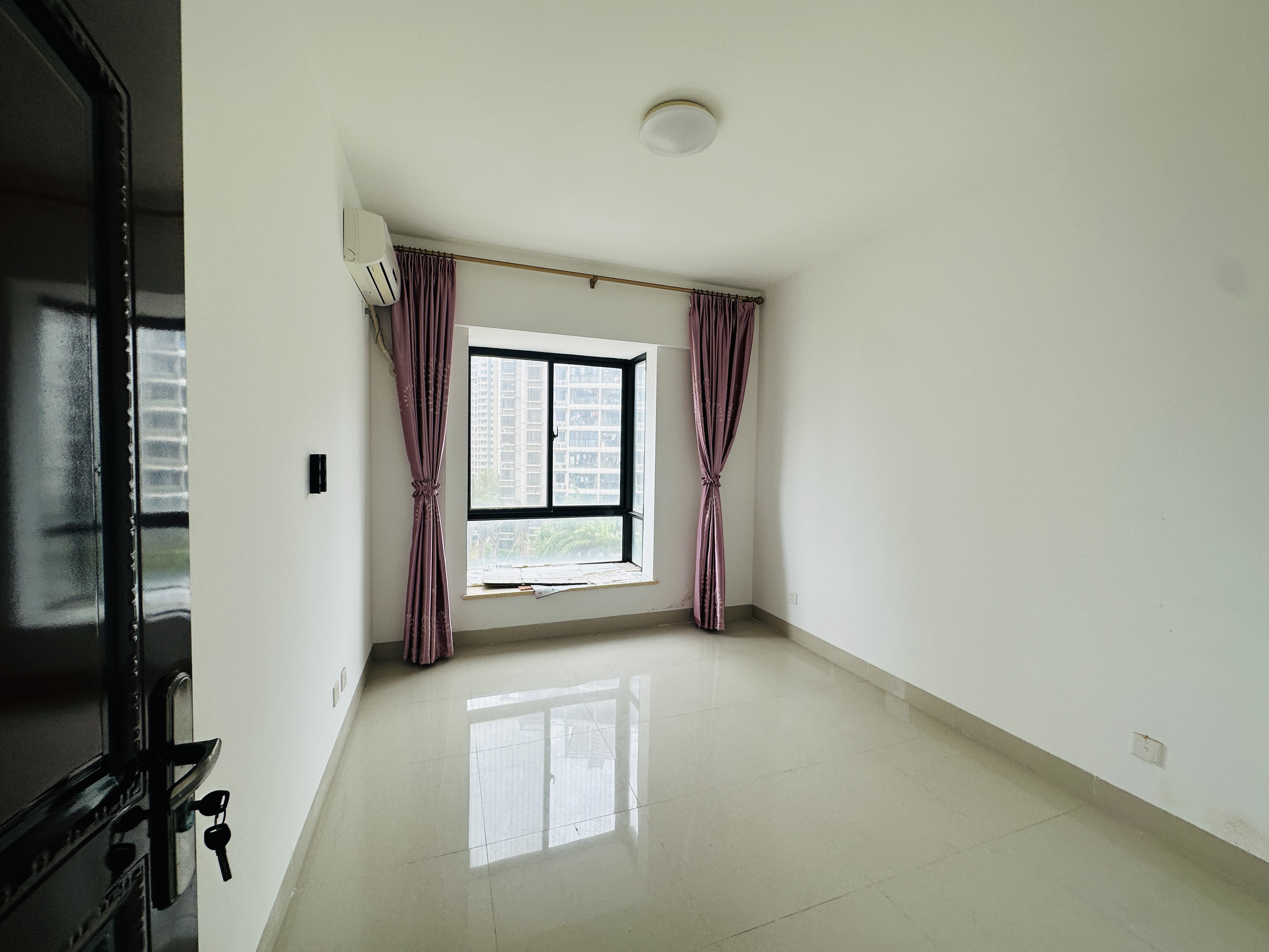 世纪海岸  3室2厅2卫    180.0万 世纪海岸  3室2厅2卫    180.0万卧室