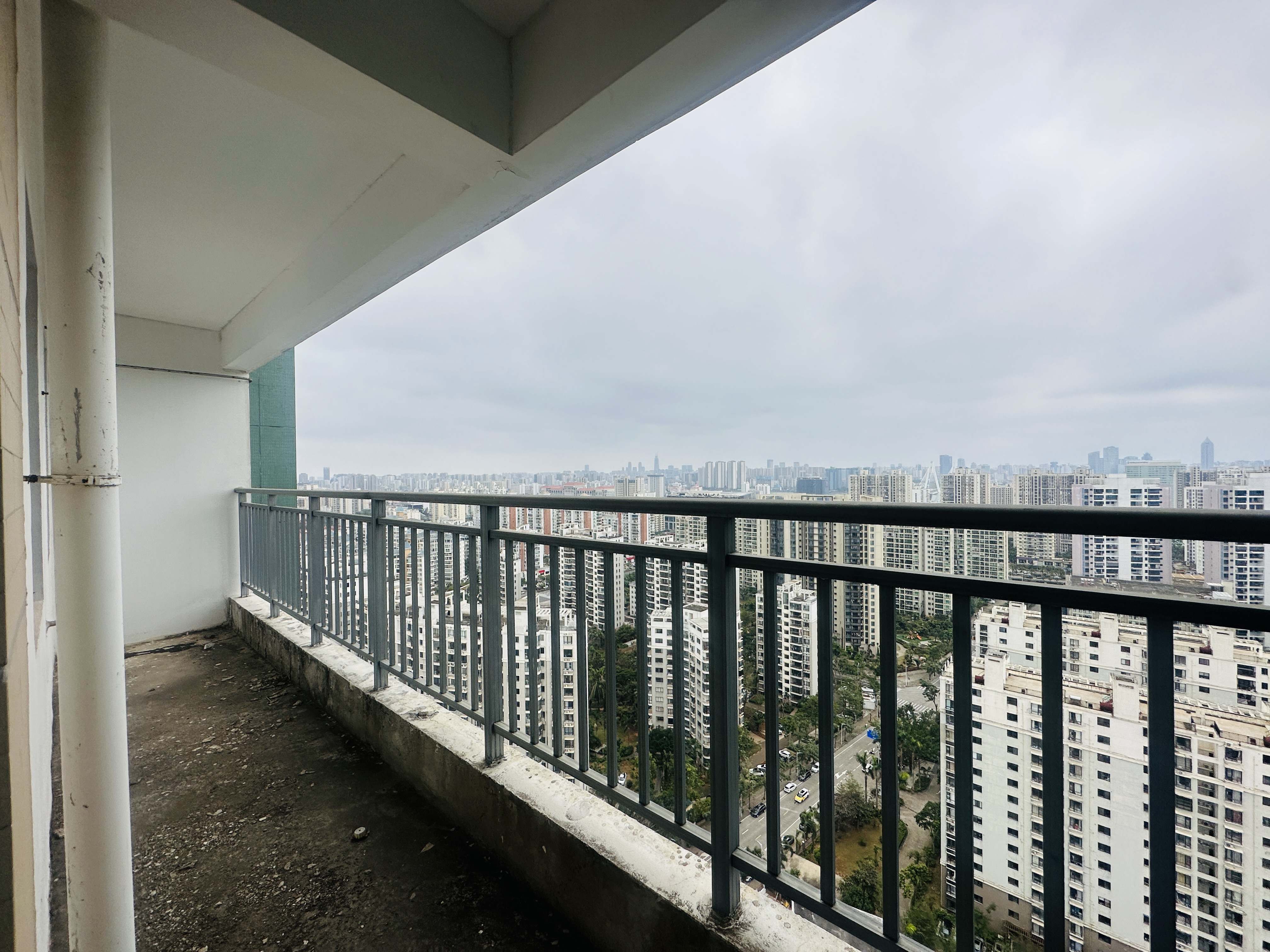 兆南丽湾  6室3厅4卫    680.0万 兆南丽湾  6室3厅4卫    680.0万阳台