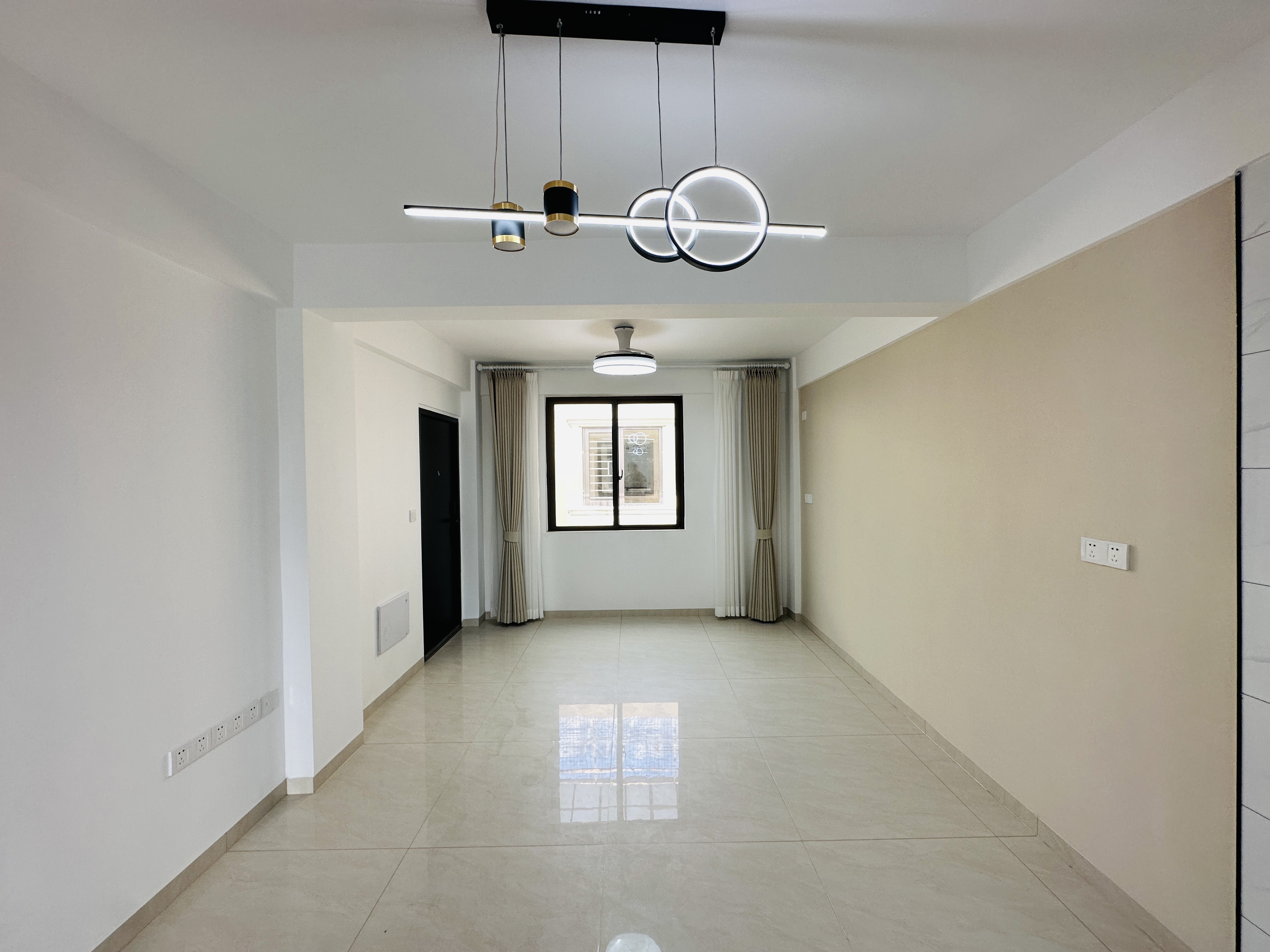 西城别院 1室1厅1卫 72.0万 西城别院 1室1厅1卫 72.0万客厅