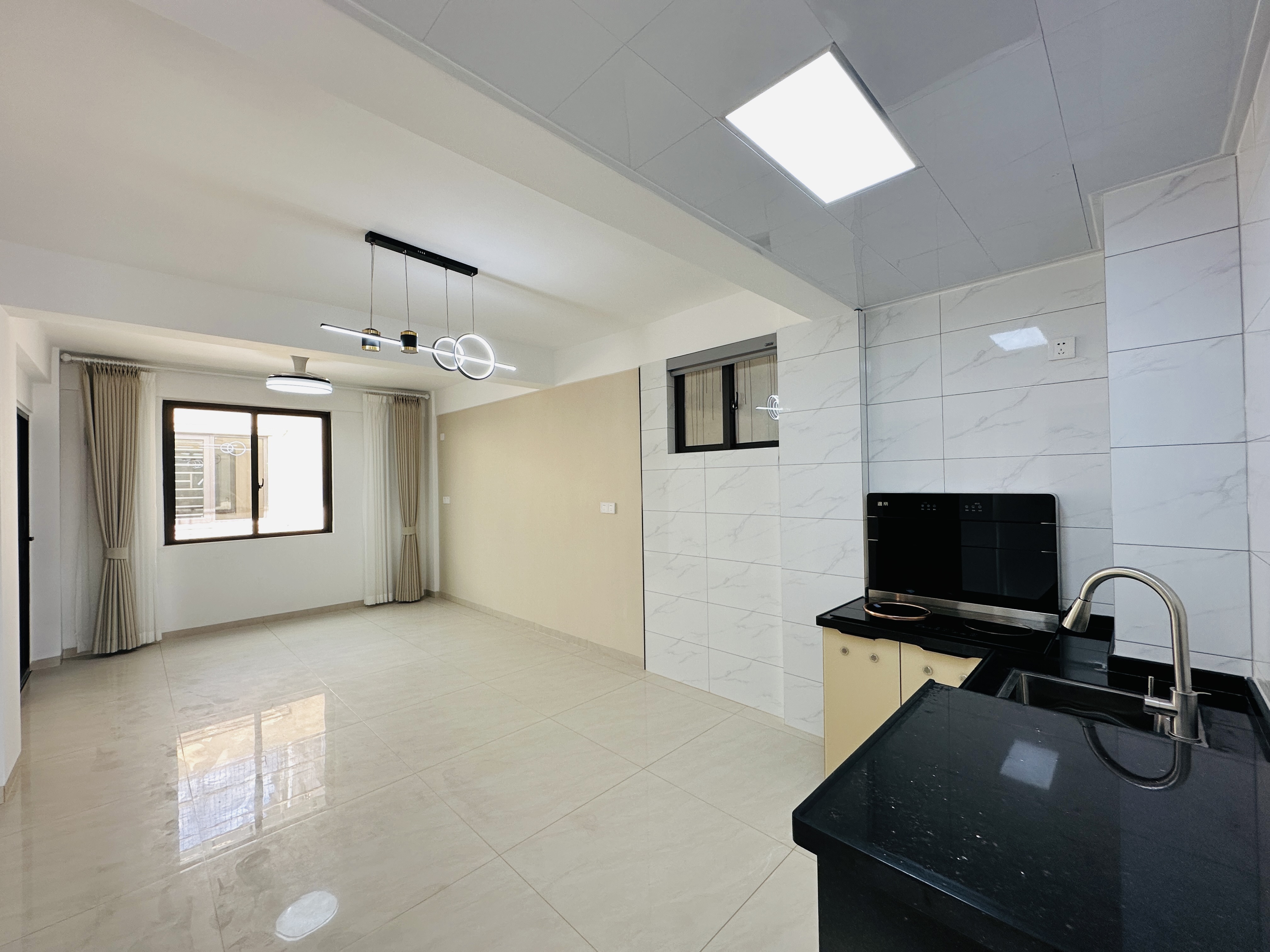 西城别院 1室1厅1卫 72.0万 西城别院 1室1厅1卫 72.0万客厅