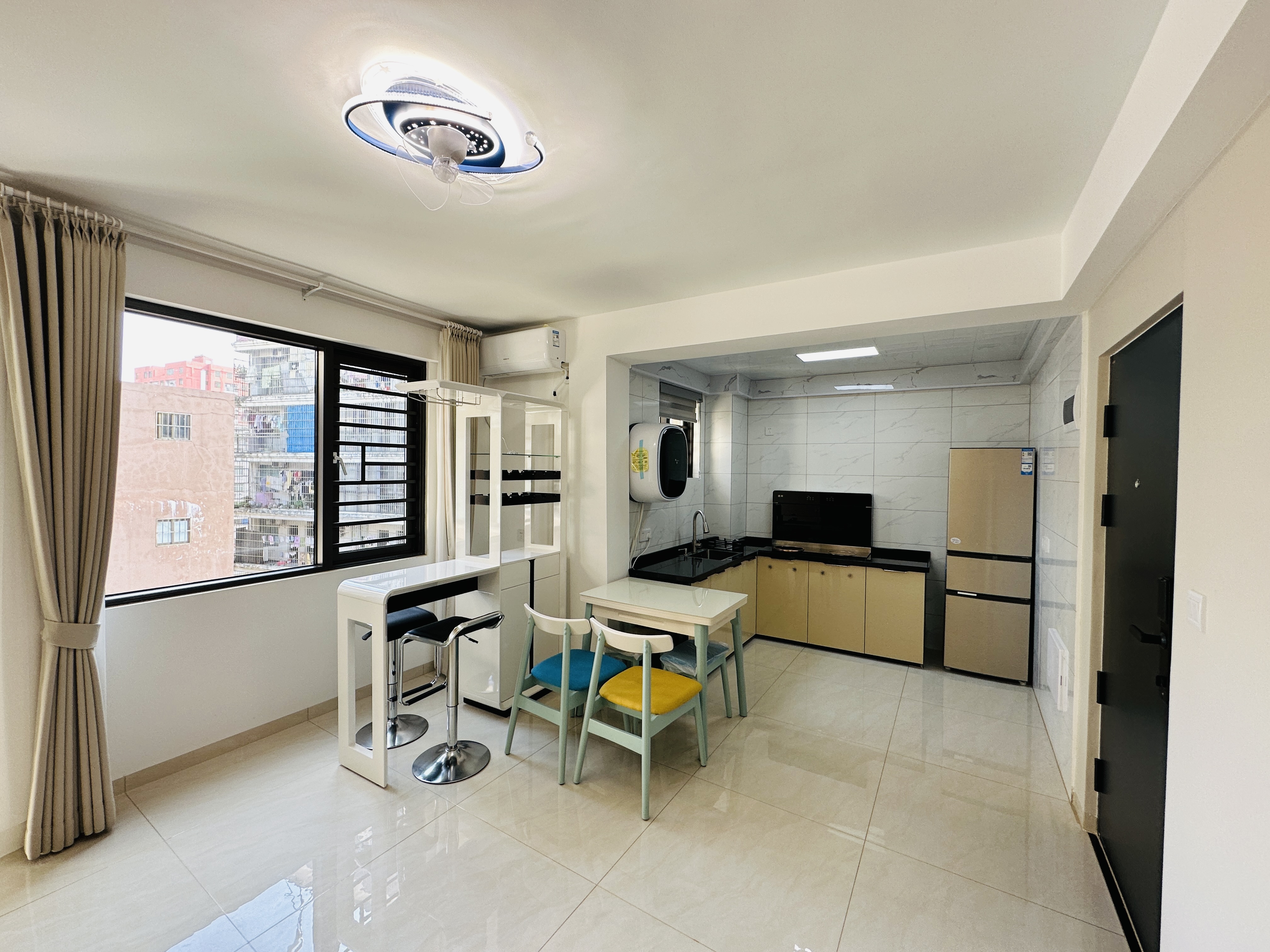 西城别院 1室1厅1卫 76.0万 西城别院 1室1厅1卫 76.0万客厅