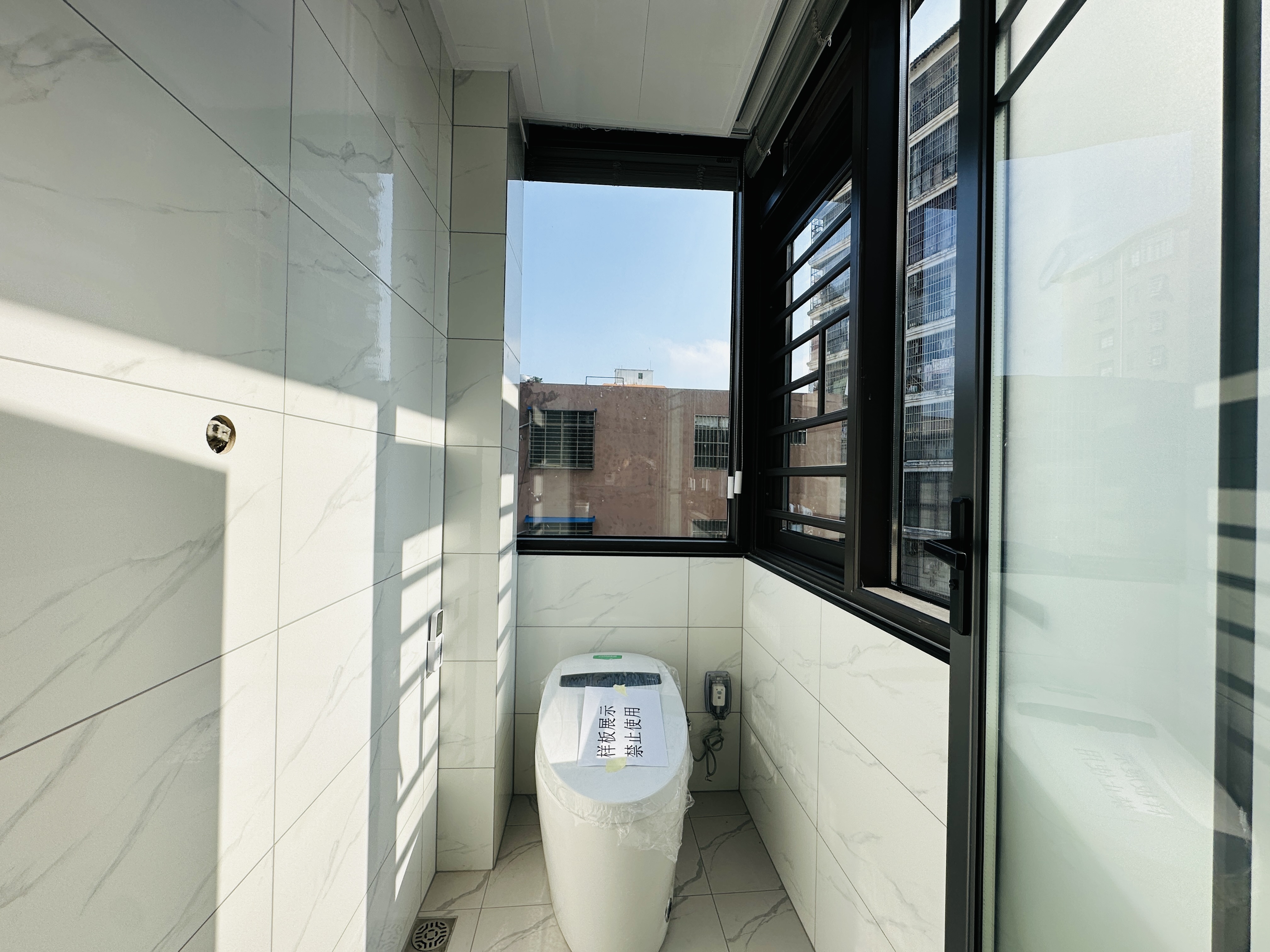 西城别院 1室1厅1卫 76.0万 西城别院 1室1厅1卫 76.0万卫生间