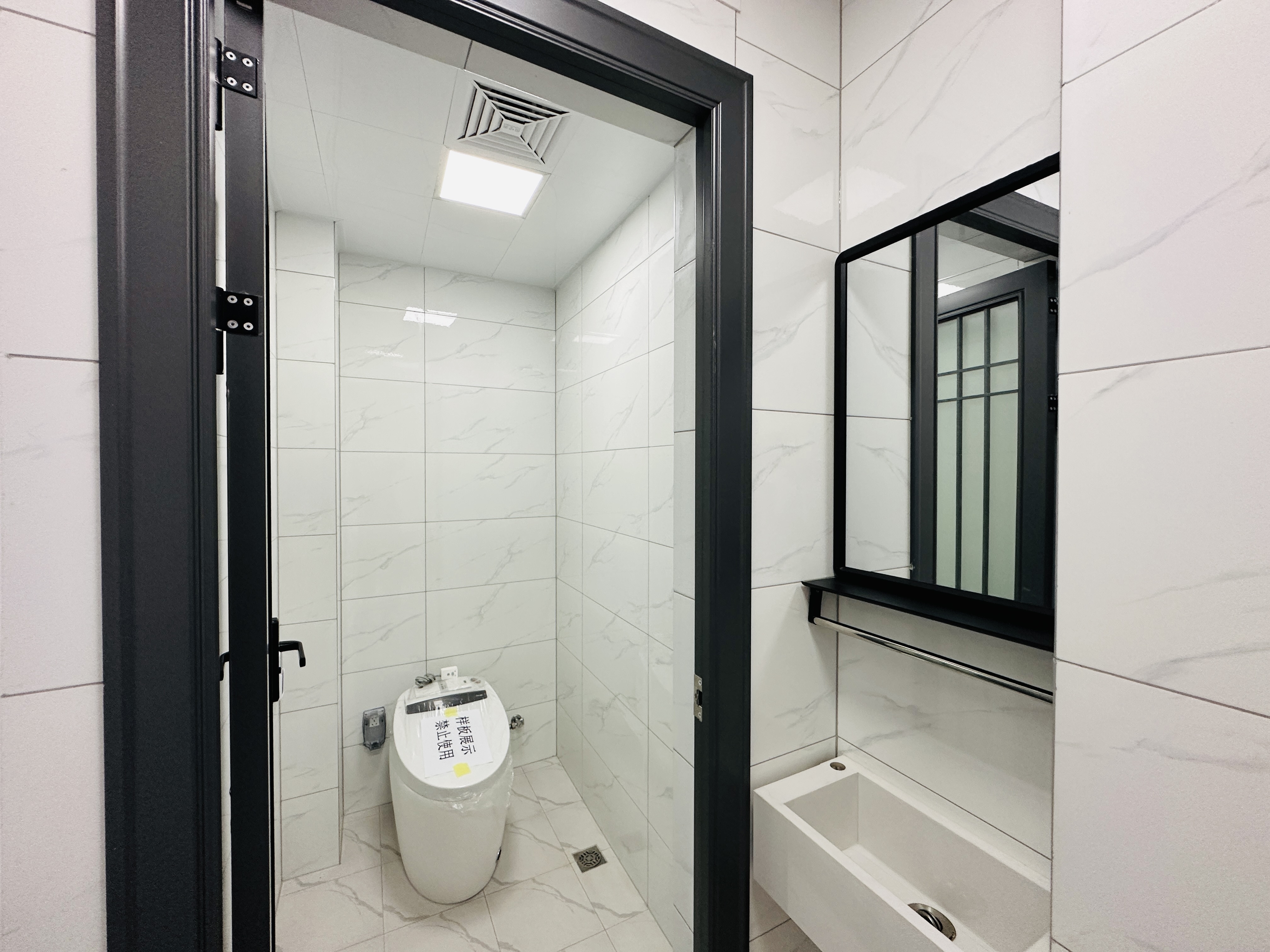 西城别院 1室1厅1卫 76.0万 西城别院 1室1厅1卫 76.0万卫生间