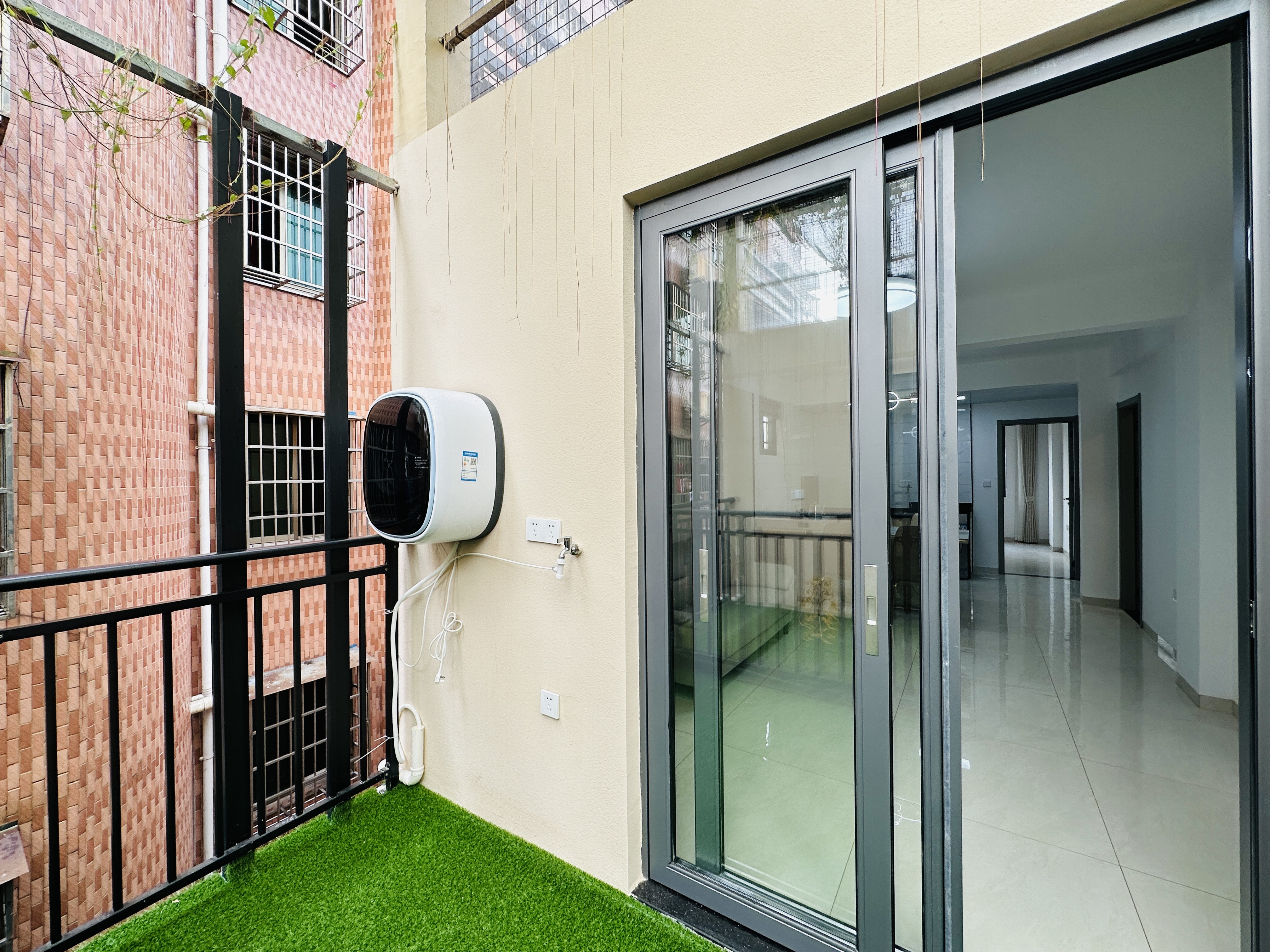 西城别院 2室1厅1卫 93.0万 西城别院 2室1厅1卫 93.0万阳台