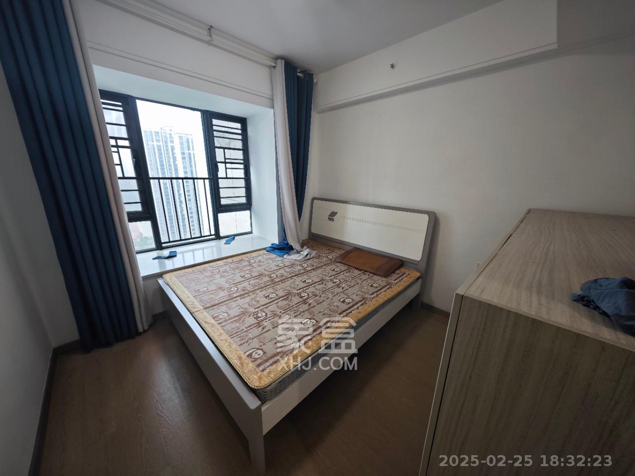 南山梅溪一方  4室2厅2卫   4500.00元/月室内图