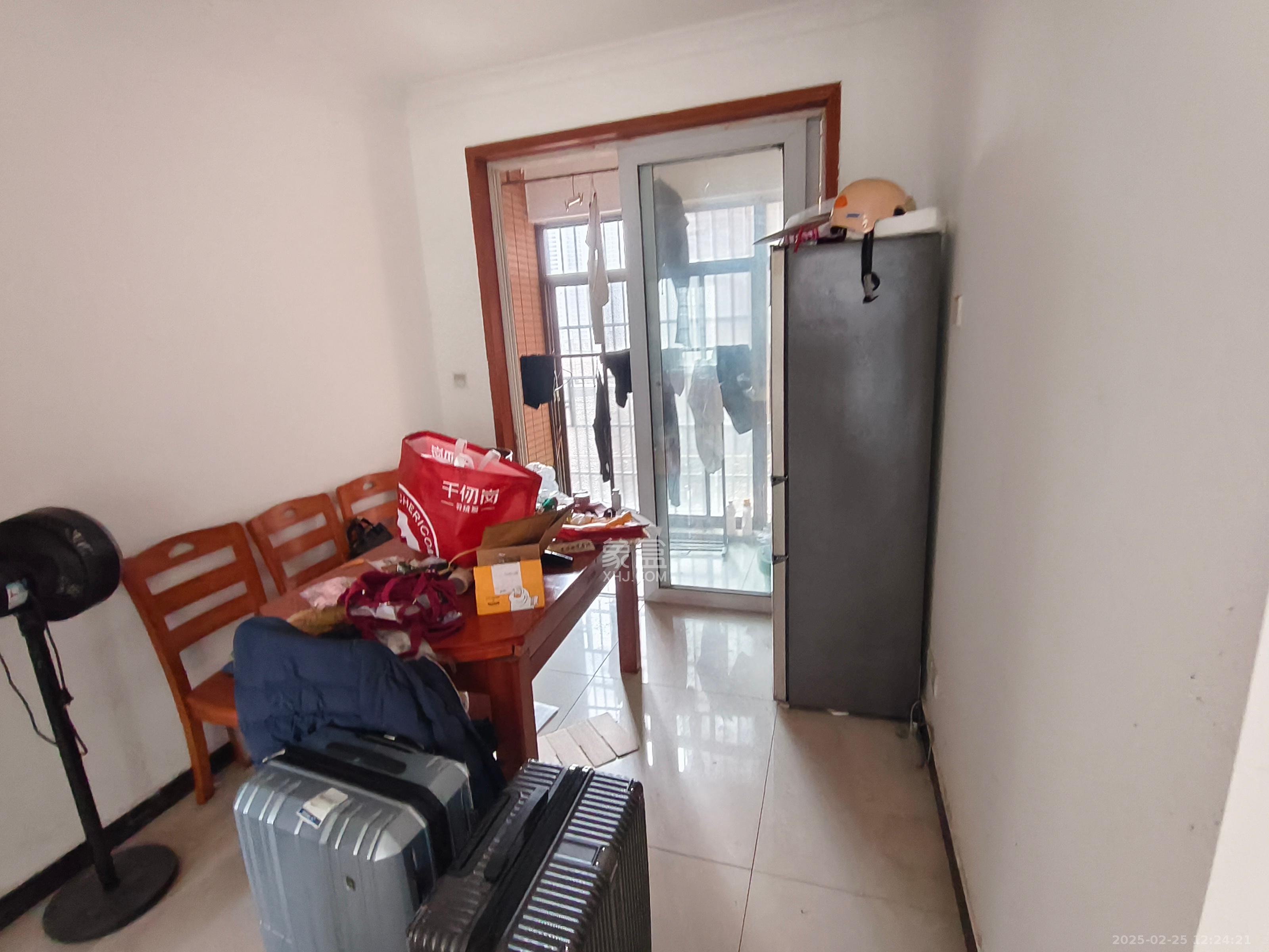 和润园一、二期 3室2厅1卫 2200.0元/月 和润园一、二期 3室2厅1卫 2200.0元/月室内图