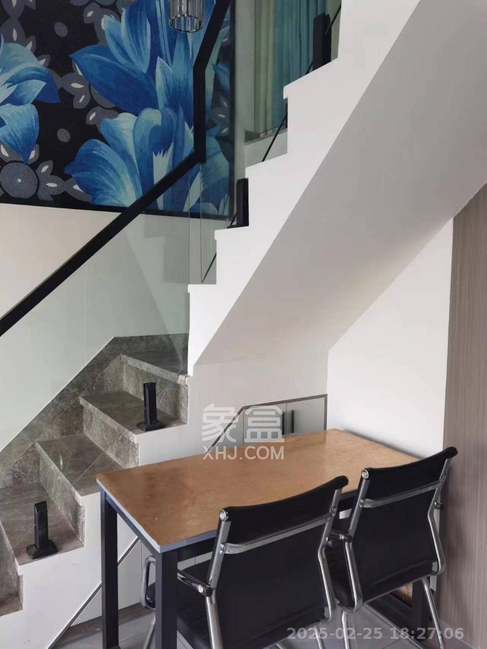 阿舍南2号(花之林大厦) 2室1厅1卫 1300.0元/月 阿舍南2号(花之林大厦) 2室1厅1卫 1300.0元/月室内图