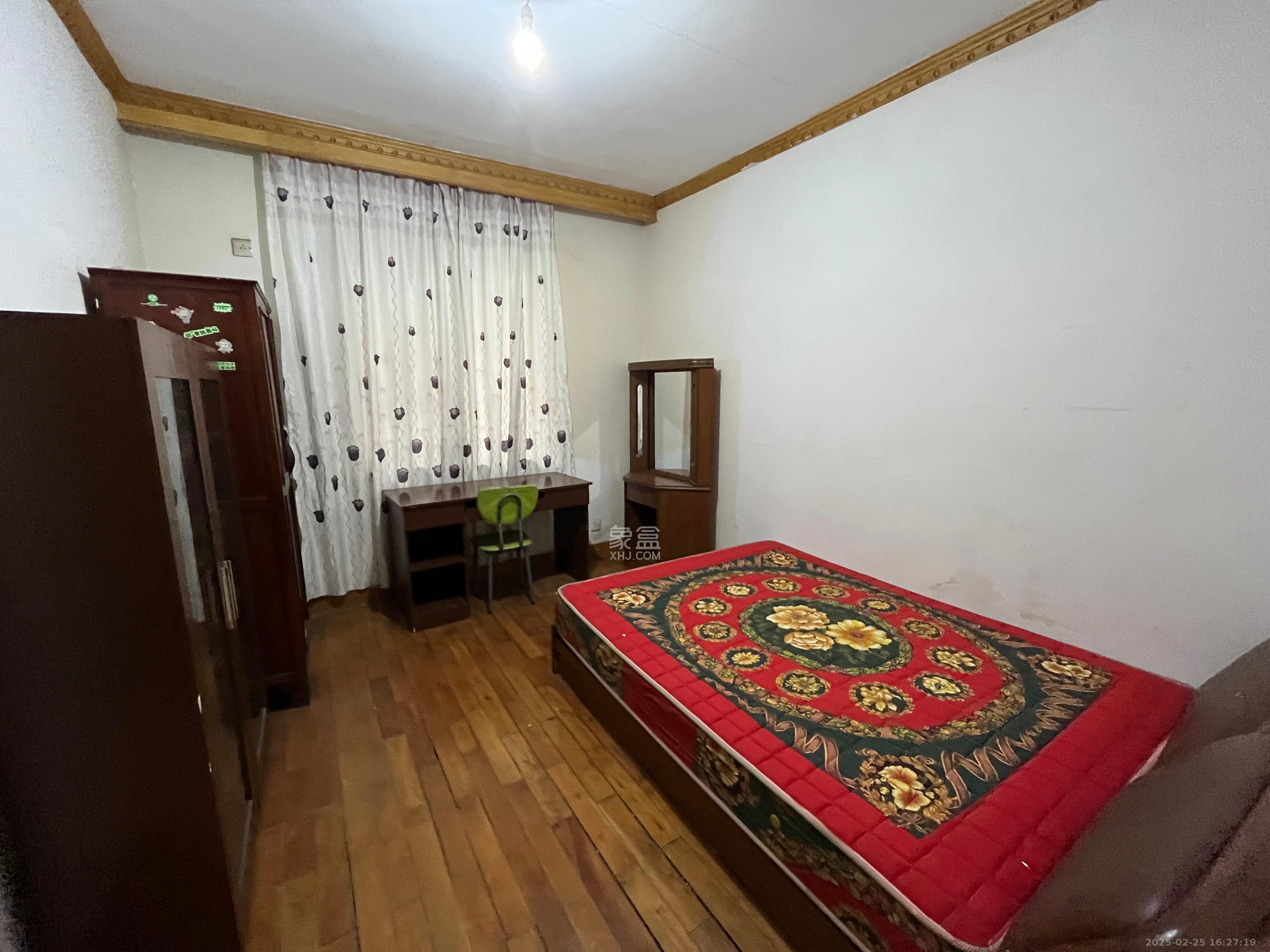 中建五局信和苑四区  2室2厅1卫    1300.0元/月 中建五局信和苑四区  2室2厅1卫    1300.0元/月室内图