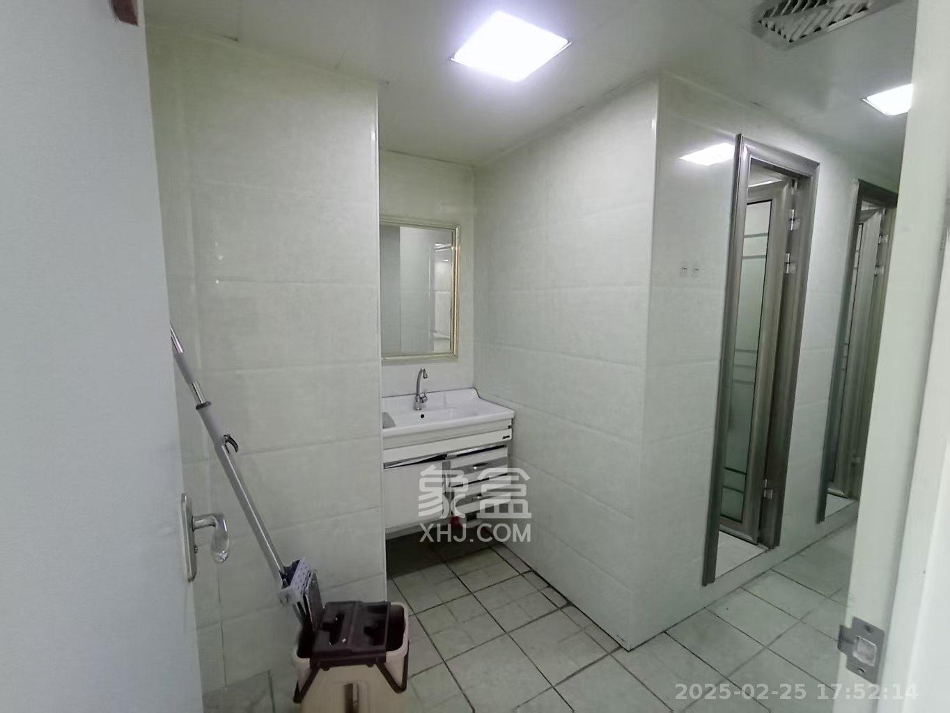 星大峰汇商务楼 3室2厅1卫 7300.0元/月 星大峰汇商务楼 3室2厅1卫 7300.0元/月室内图