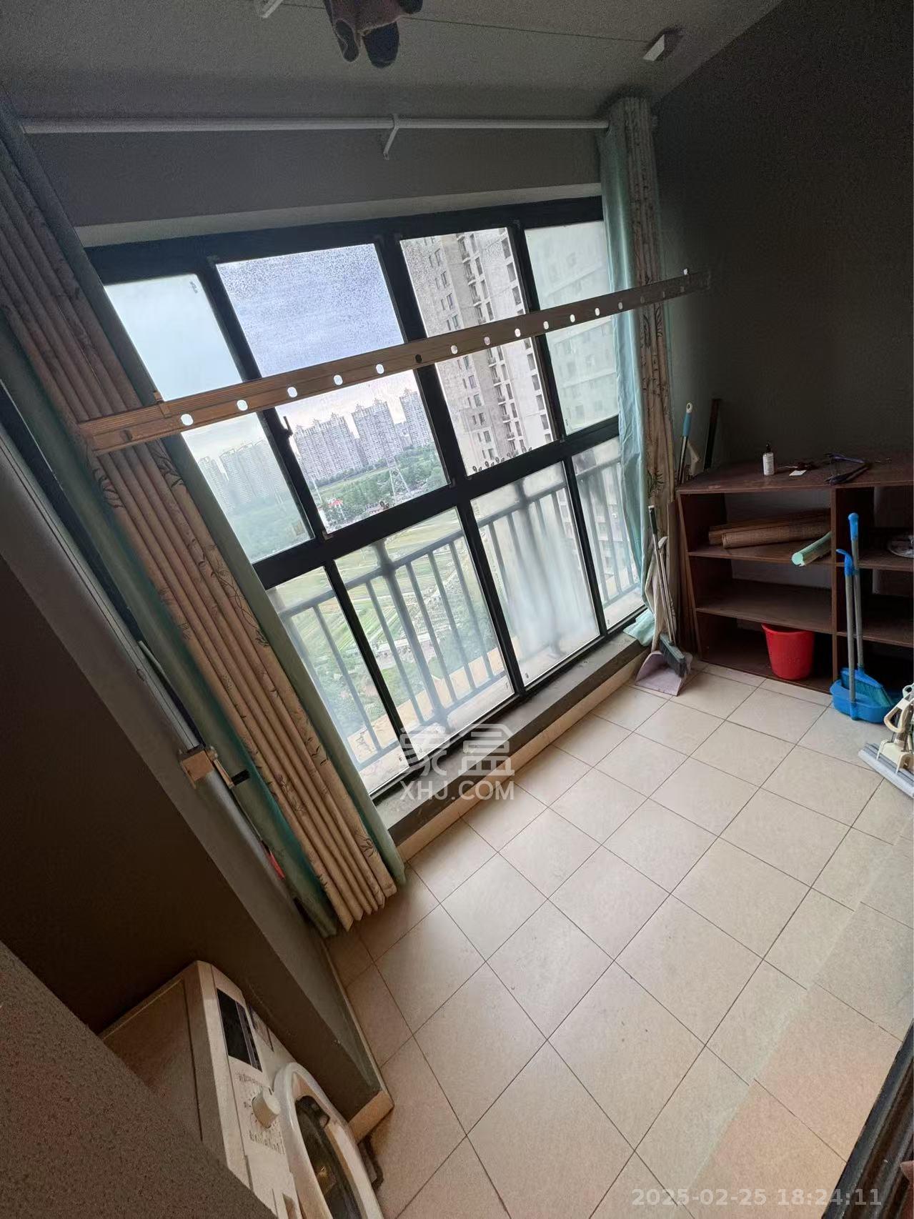 万科城 2室2厅1卫 2500.0元/月 万科城 2室2厅1卫 2500.0元/月室内图