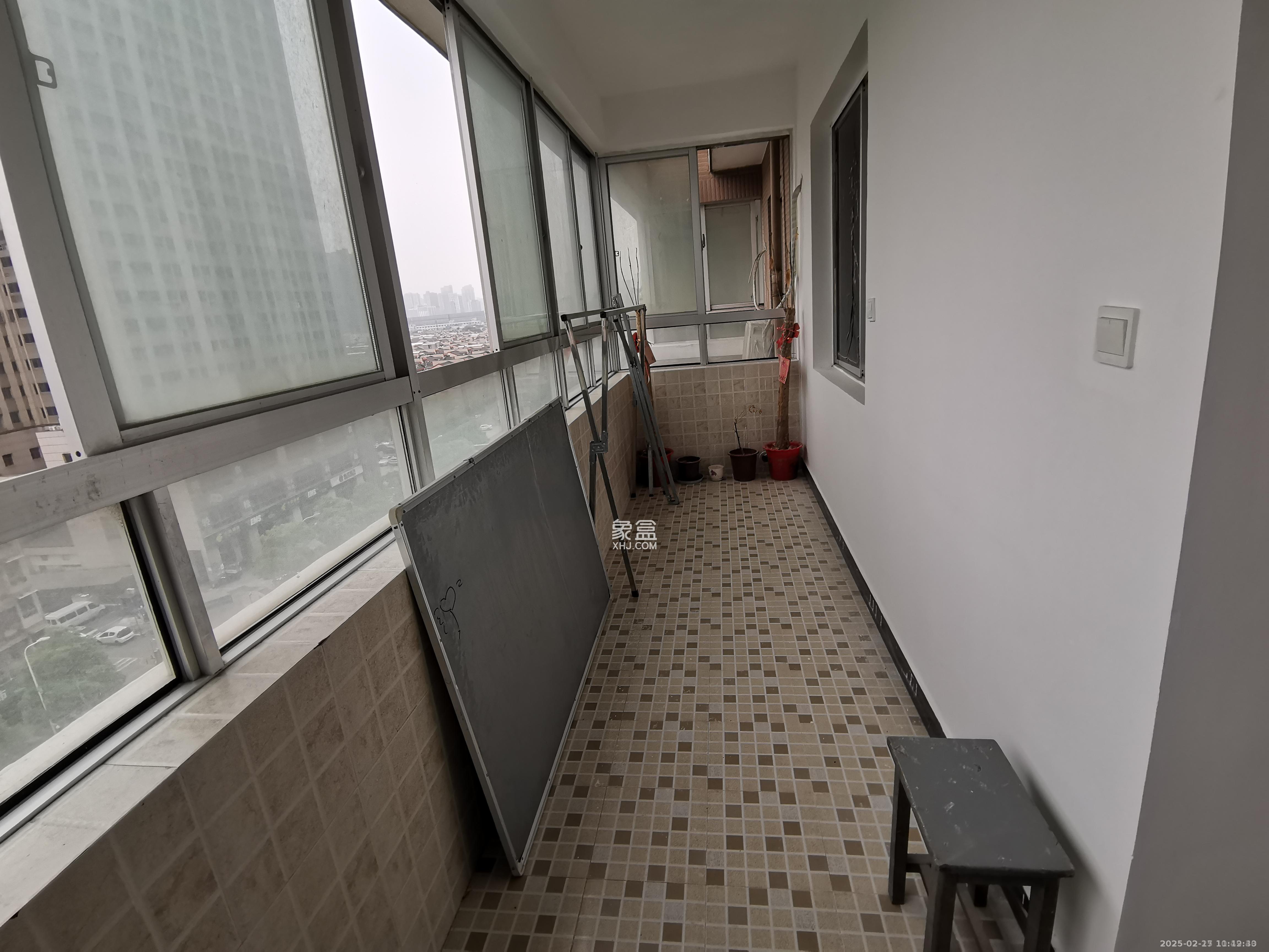 上河国际B座  2室2厅1卫   2300.00元/月室内图