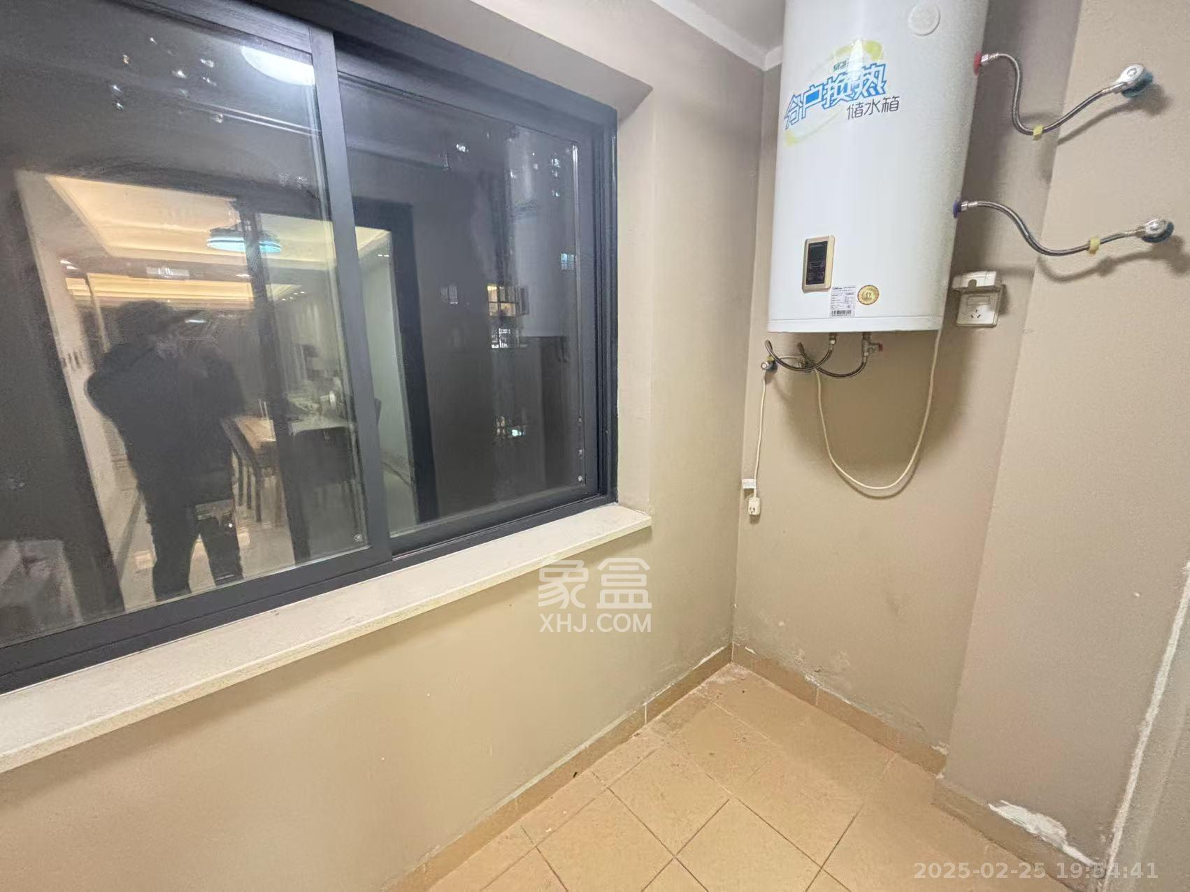 万科魅力之城观澜里  4室2厅2卫    4200.0元/月室内图