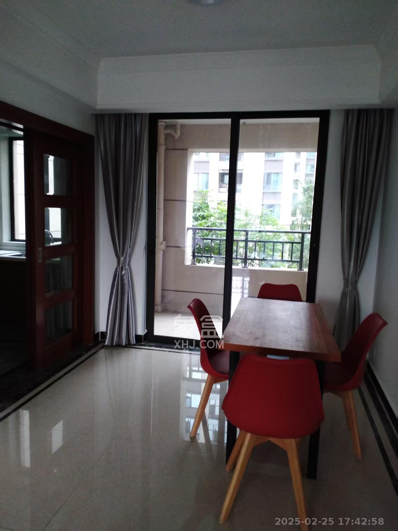 中海新城熙岸(中信新城五期) 3室2厅1卫 2000.0元/月 中海新城熙岸(中信新城五期) 3室2厅1卫 2000.0元/月室内图