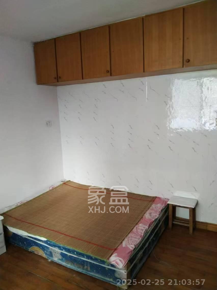 清水塘菜市场  1室0厅0卫    1200.0元/月 清水塘菜市场  1室0厅0卫    1200.0元/月室内图