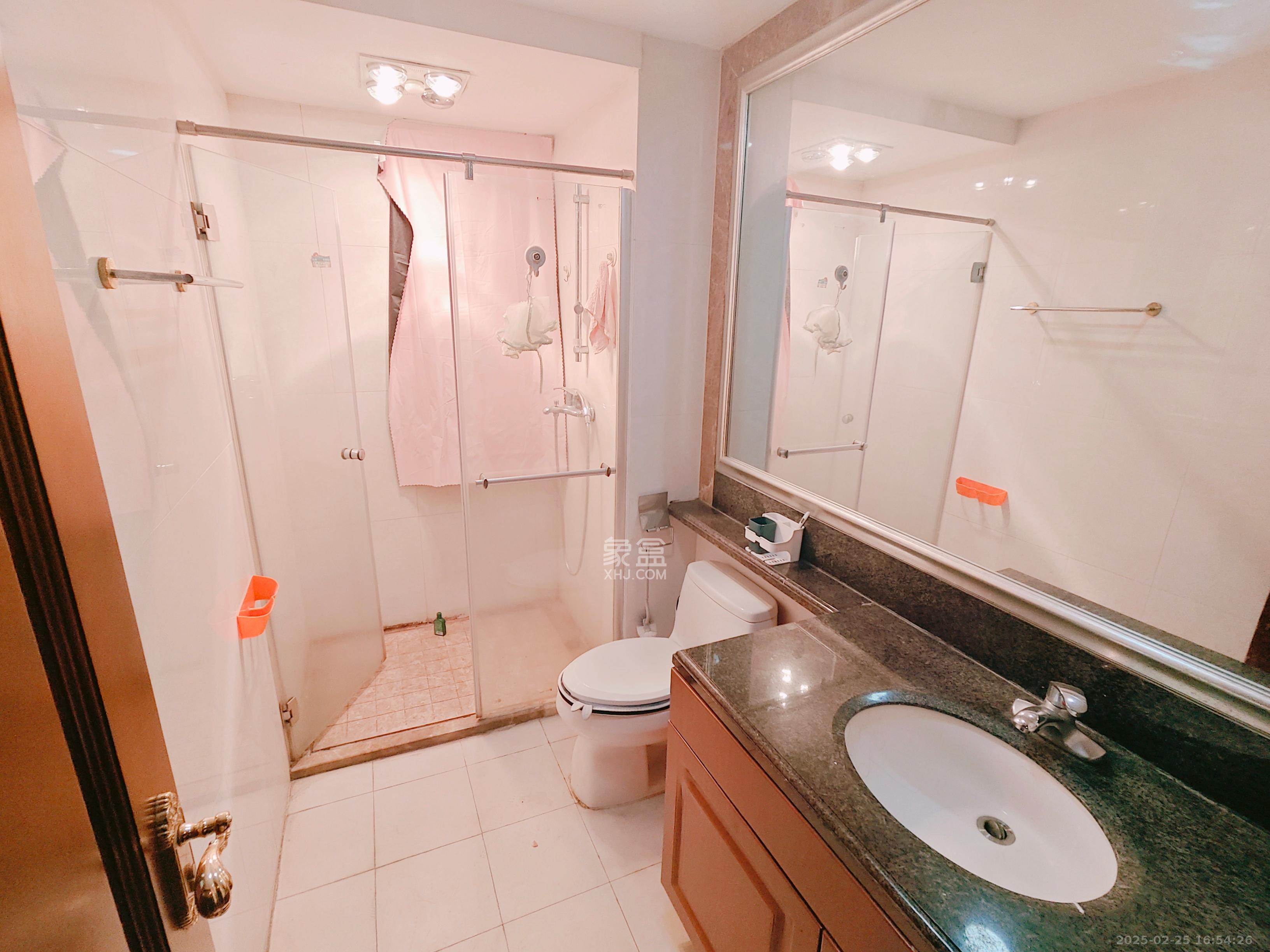 恒大绿洲 3室2厅1卫 2600.0元/月 恒大绿洲 3室2厅1卫 2600.0元/月室内图