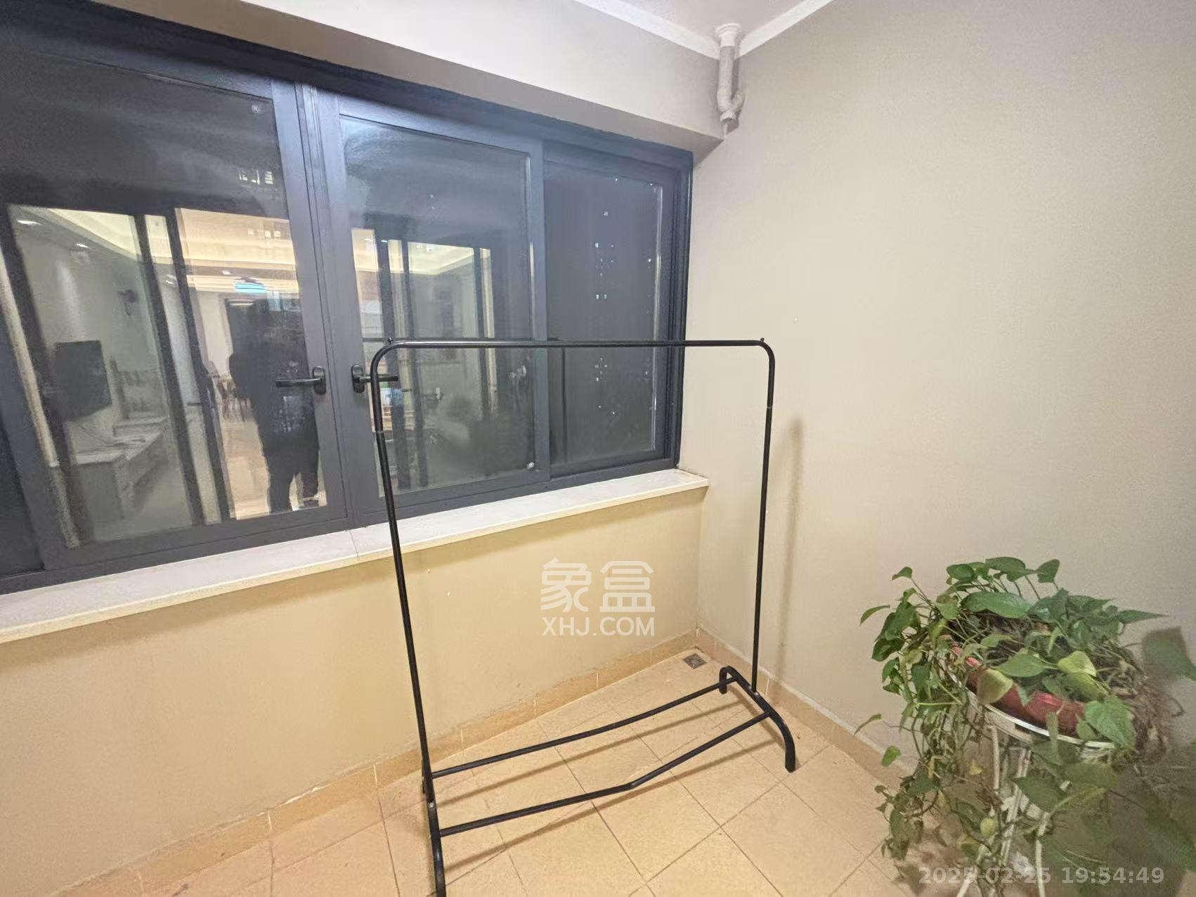 万科魅力之城观澜里  4室2厅2卫    4200.0元/月室内图