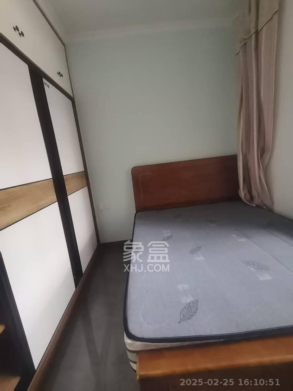 金鹰玖珑山  3室2厅2卫   2400.00元/月室内图