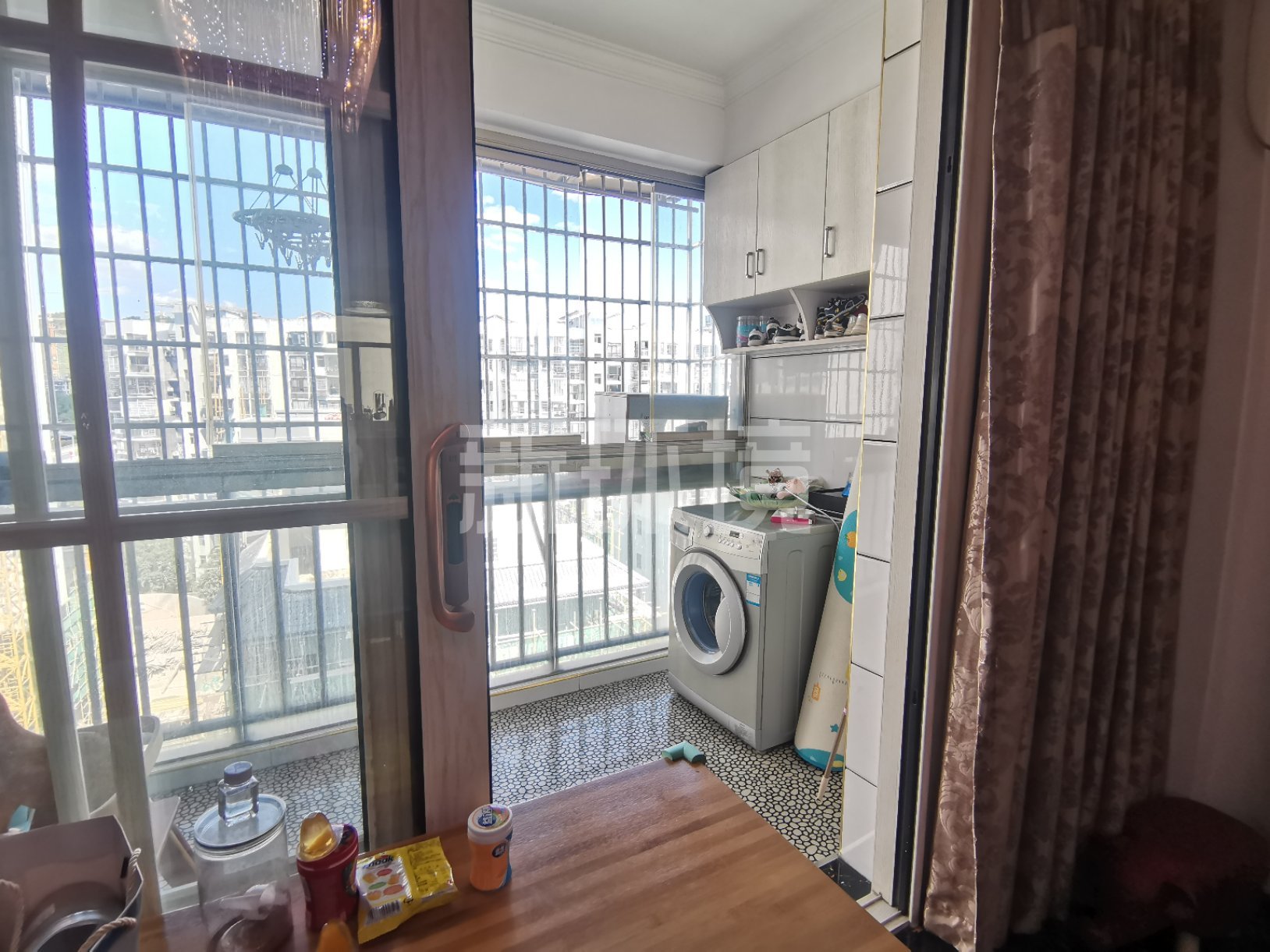 中兴大厦  2室2厅1卫    58.0万 中兴大厦  2室2厅1卫    58.0万客厅