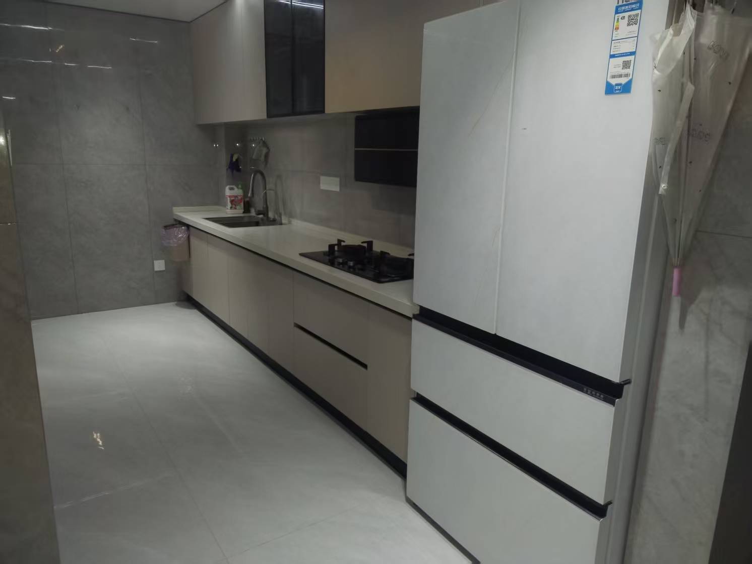 芷兰公馆西区 3室2厅2卫 3200.0元/月 芷兰公馆西区 3室2厅2卫 3200.0元/月室内图