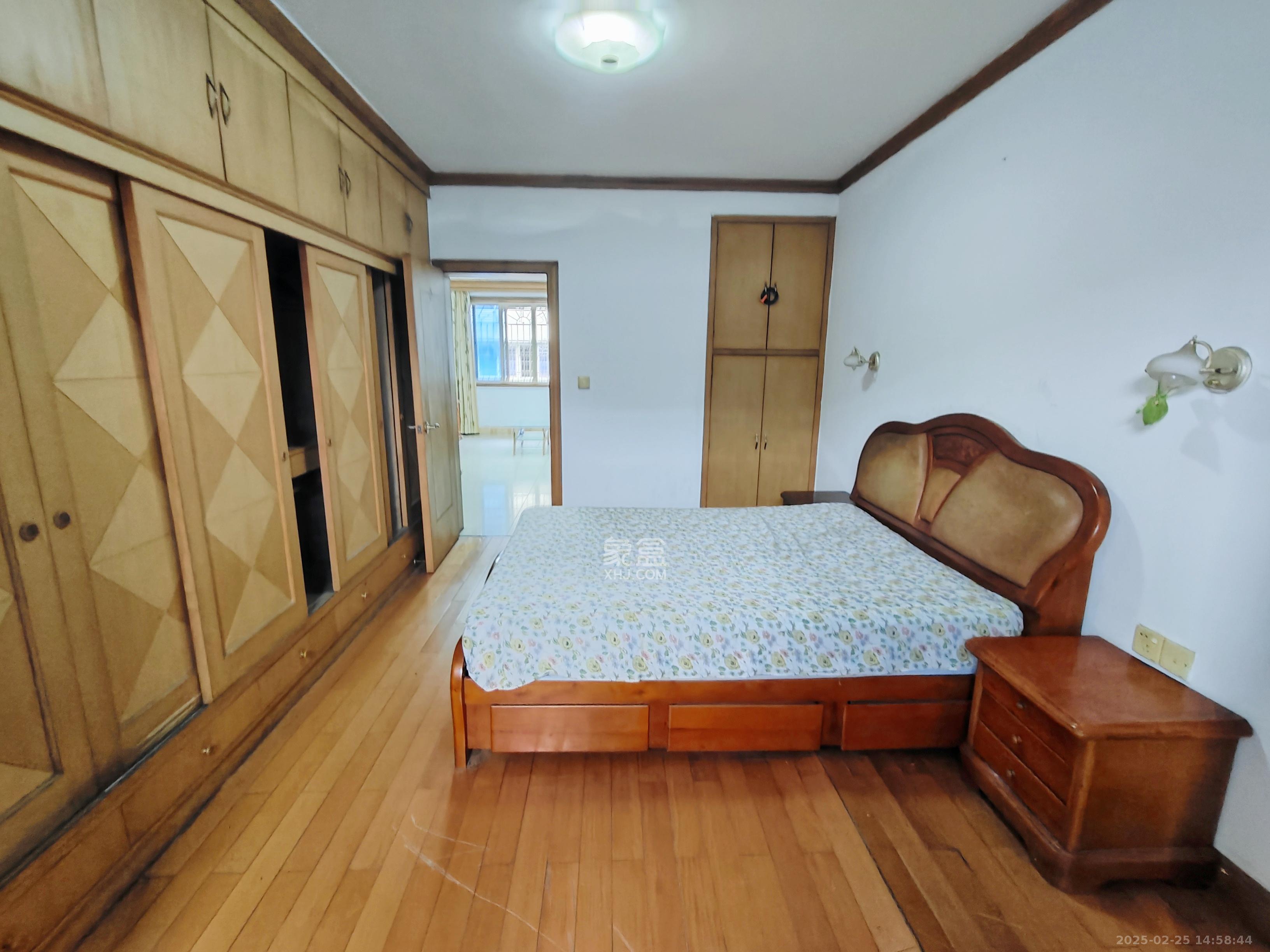 岳银小区（一二三五村）  2室2厅1卫   2200.00元/月室内图