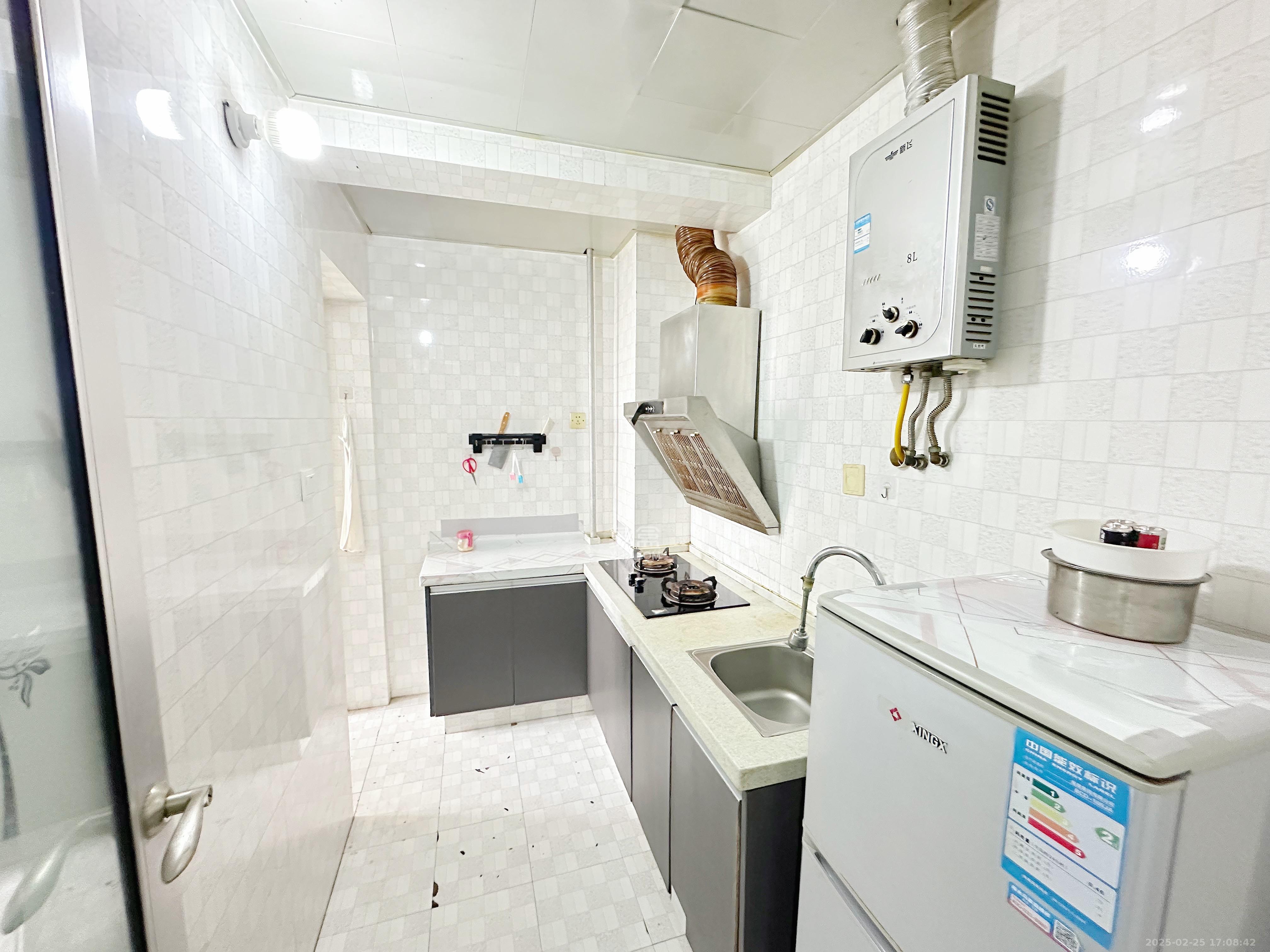 中地凯旋城 1室1厅1卫 1300.0元/月 中地凯旋城 1室1厅1卫 1300.0元/月室内图