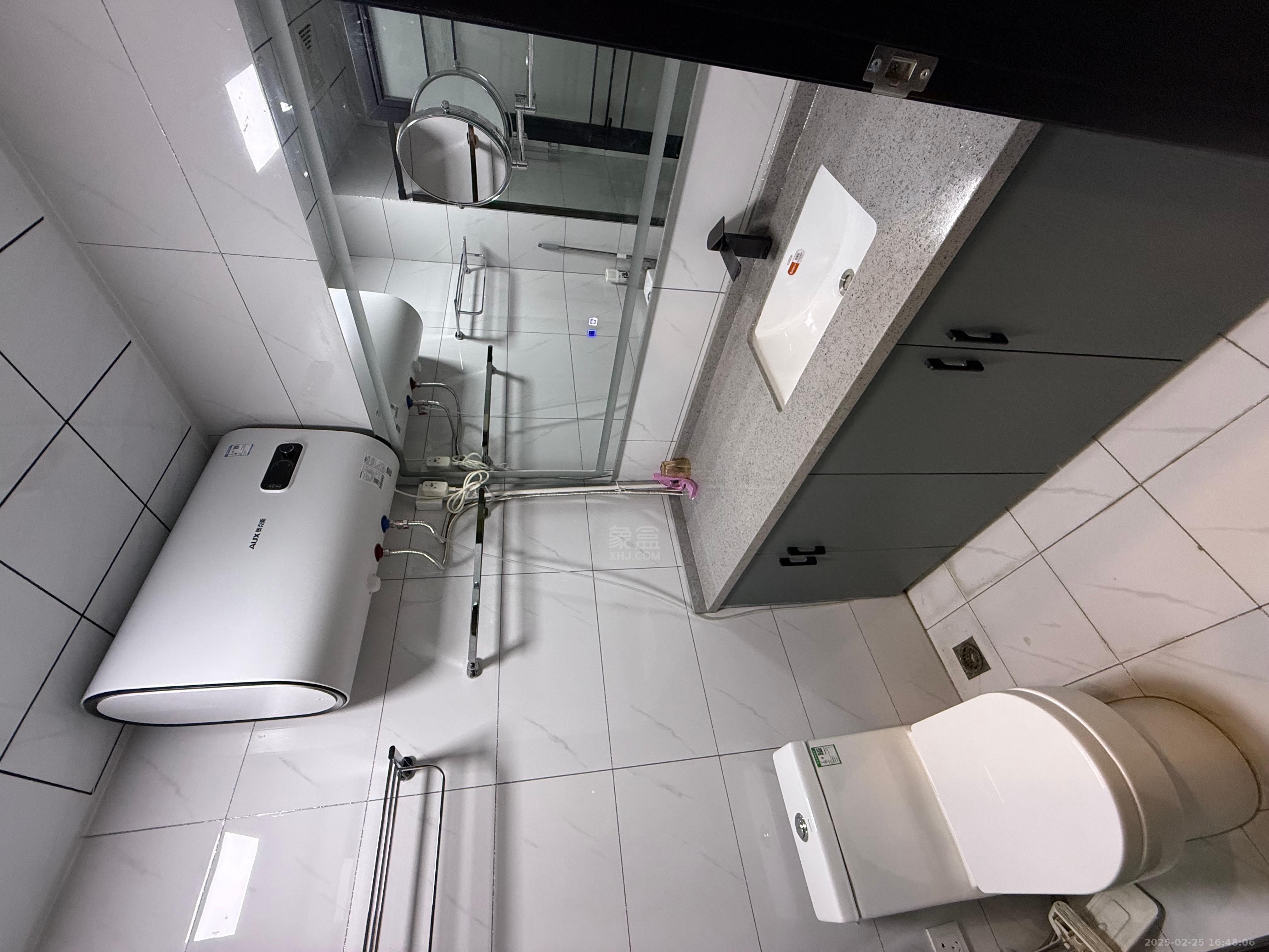 日盛大厦 1室1厅1卫 1600.0元/月 日盛大厦 1室1厅1卫 1600.0元/月室内图