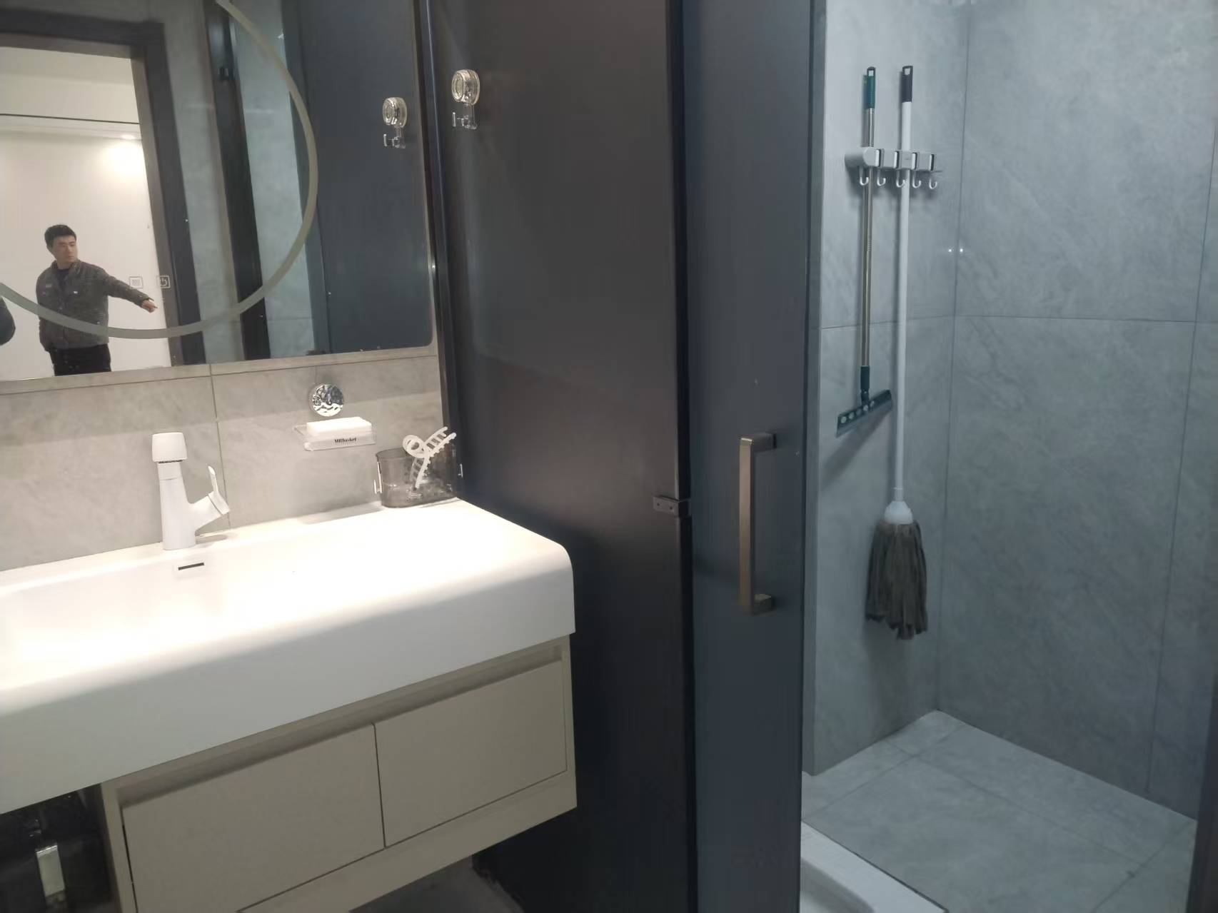 芷兰公馆西区 3室2厅2卫 3200.0元/月 芷兰公馆西区 3室2厅2卫 3200.0元/月室内图