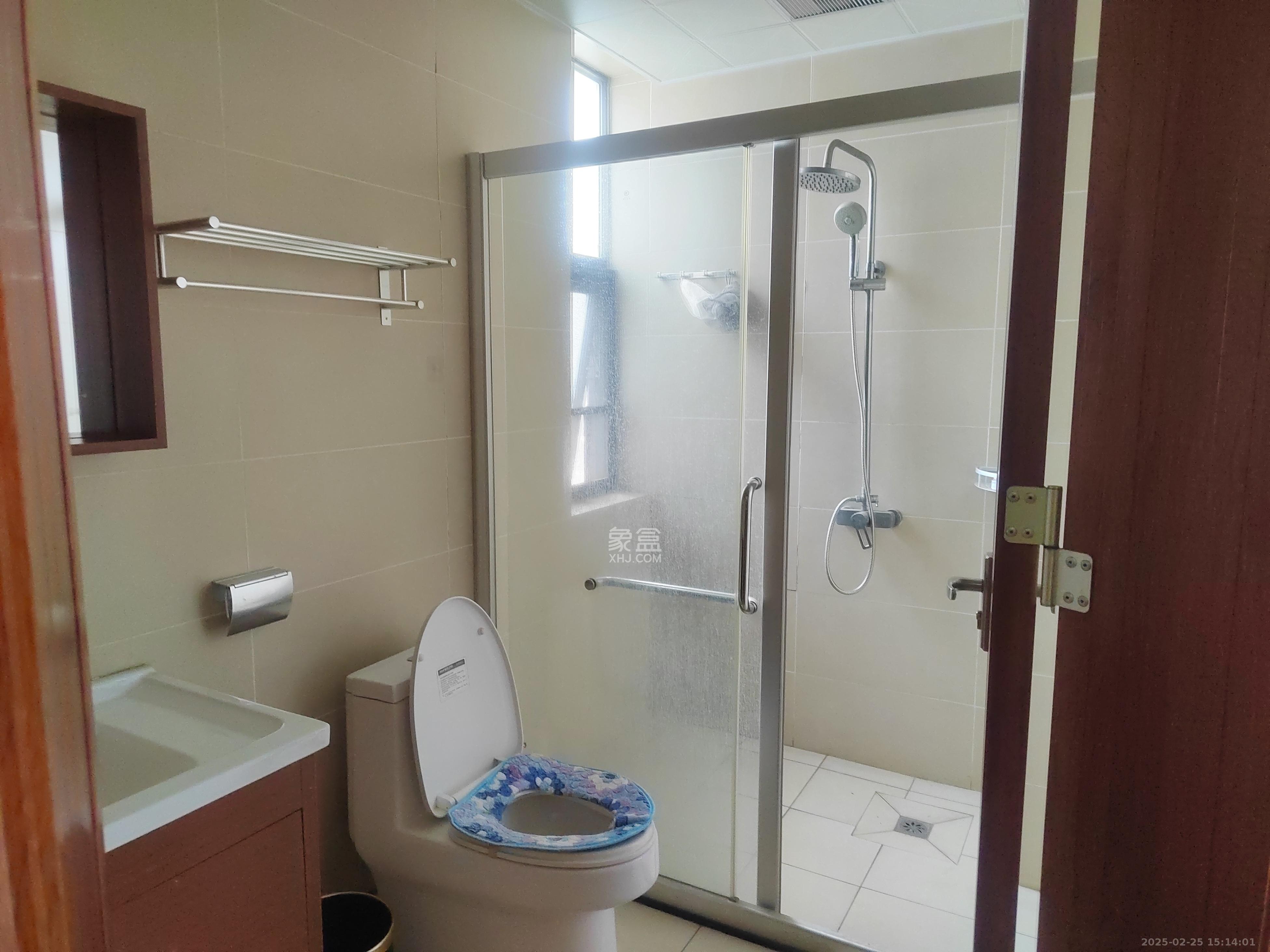 颐和佳园  3室2厅2卫    2800.0元/月 颐和佳园  3室2厅2卫    2800.0元/月室内图