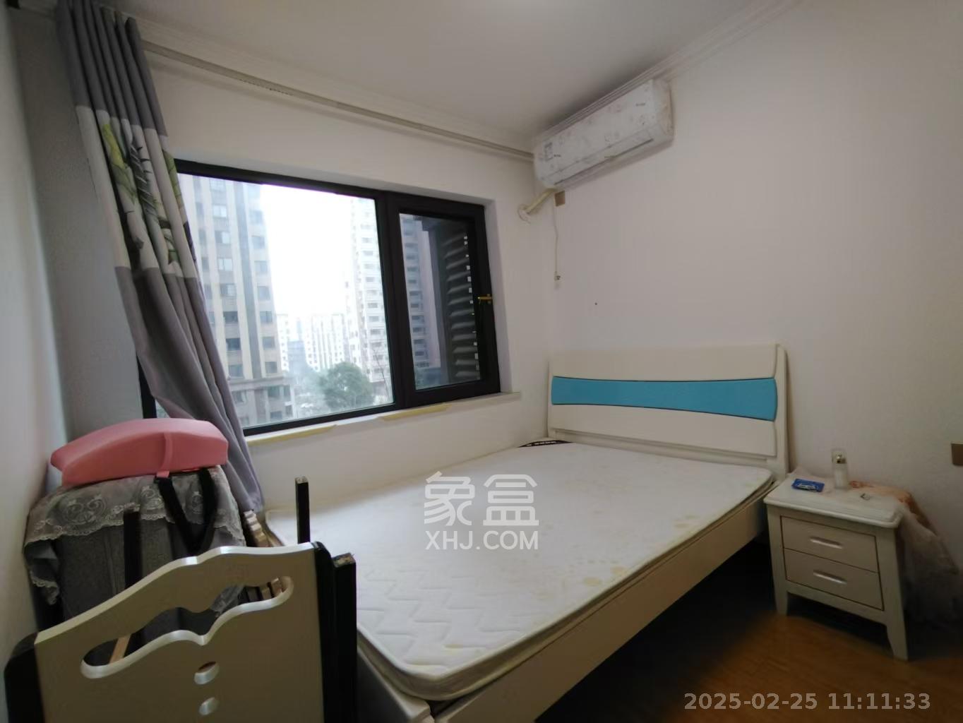 华润置地广场二期  3室2厅2卫   2600.00元/月室内图
