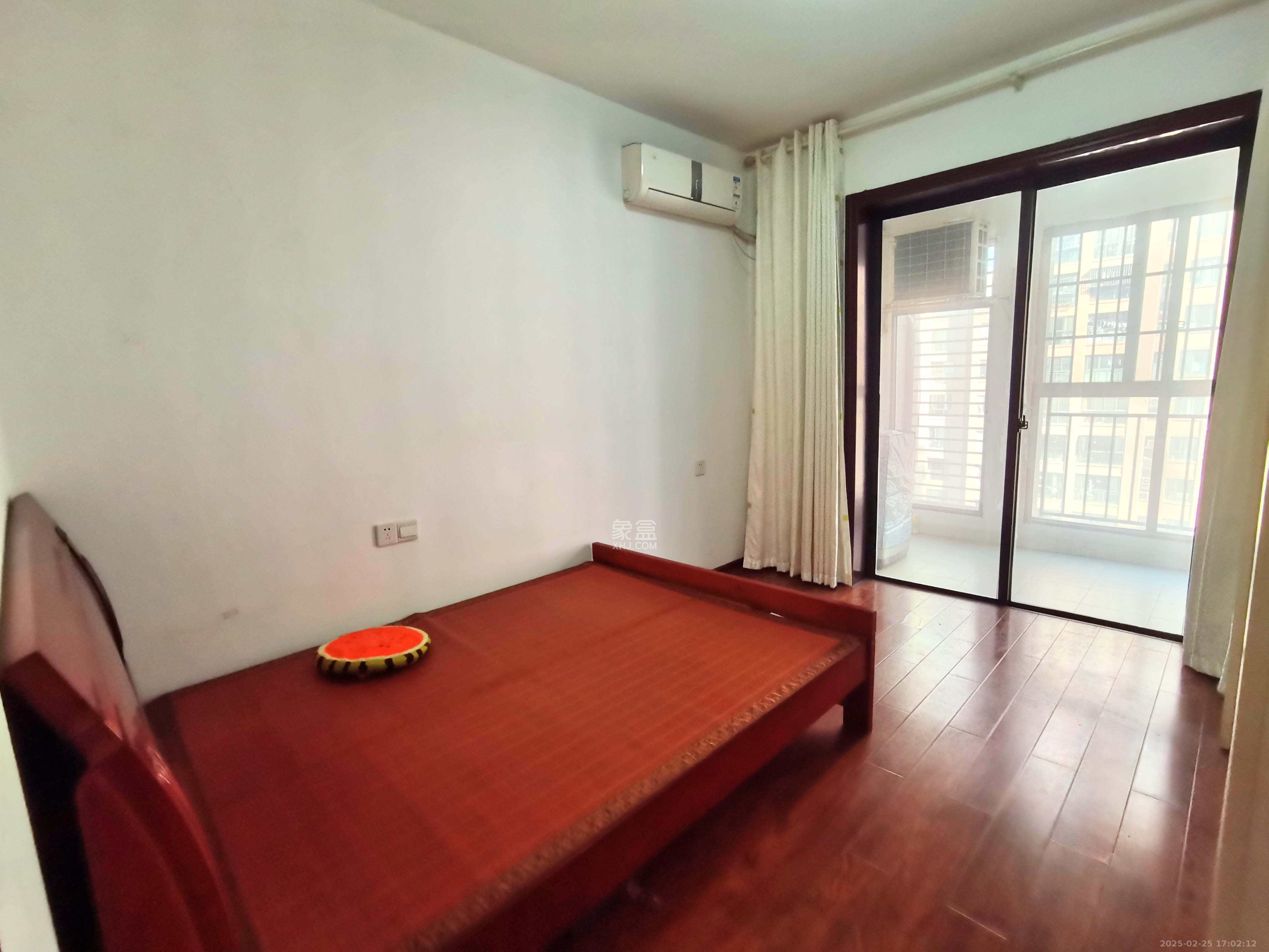 三一街区  3室2厅2卫   2100.00元/月室内图
