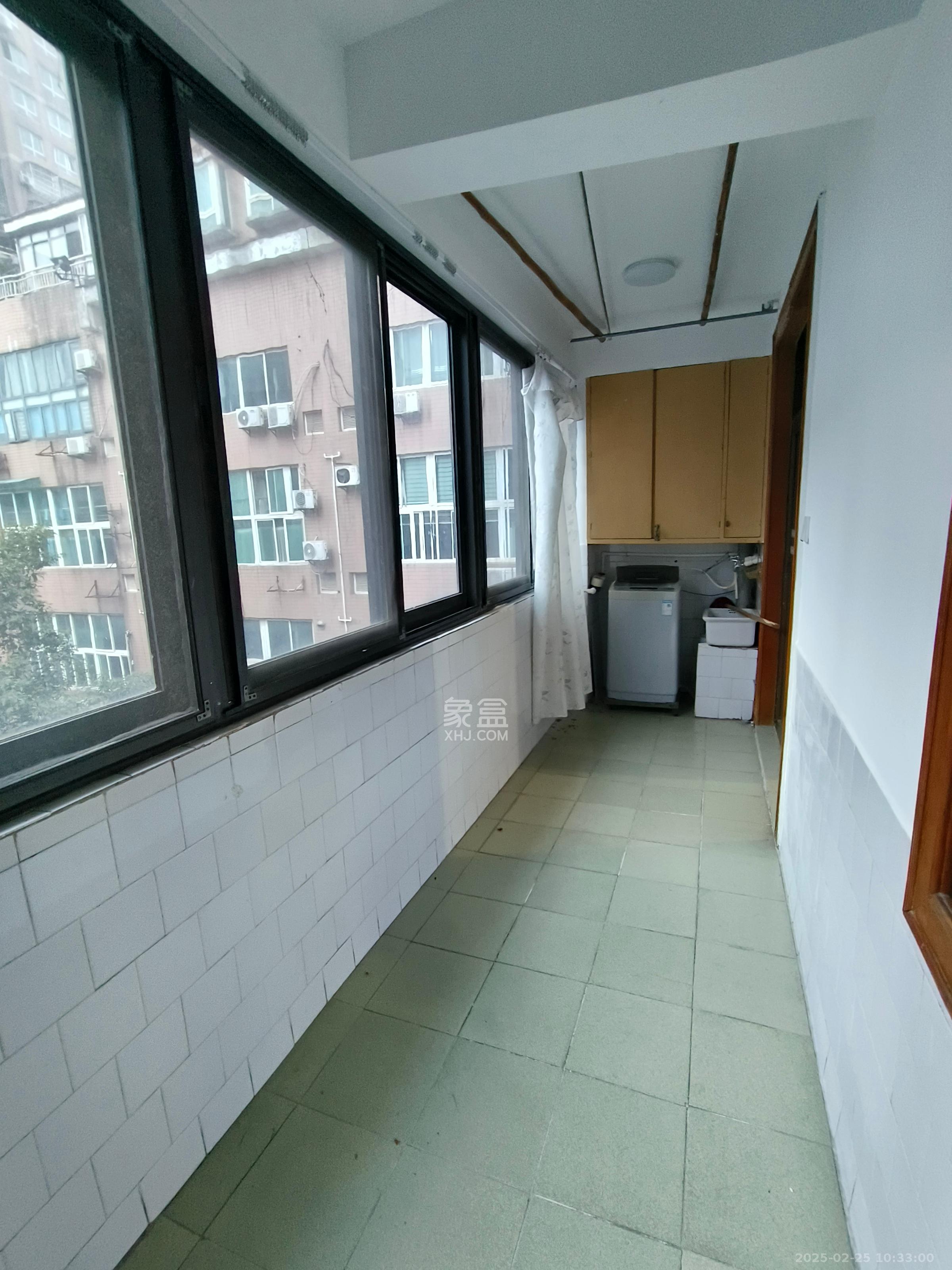 长勘小区  2室1厅1卫   2500.00元/月室内图