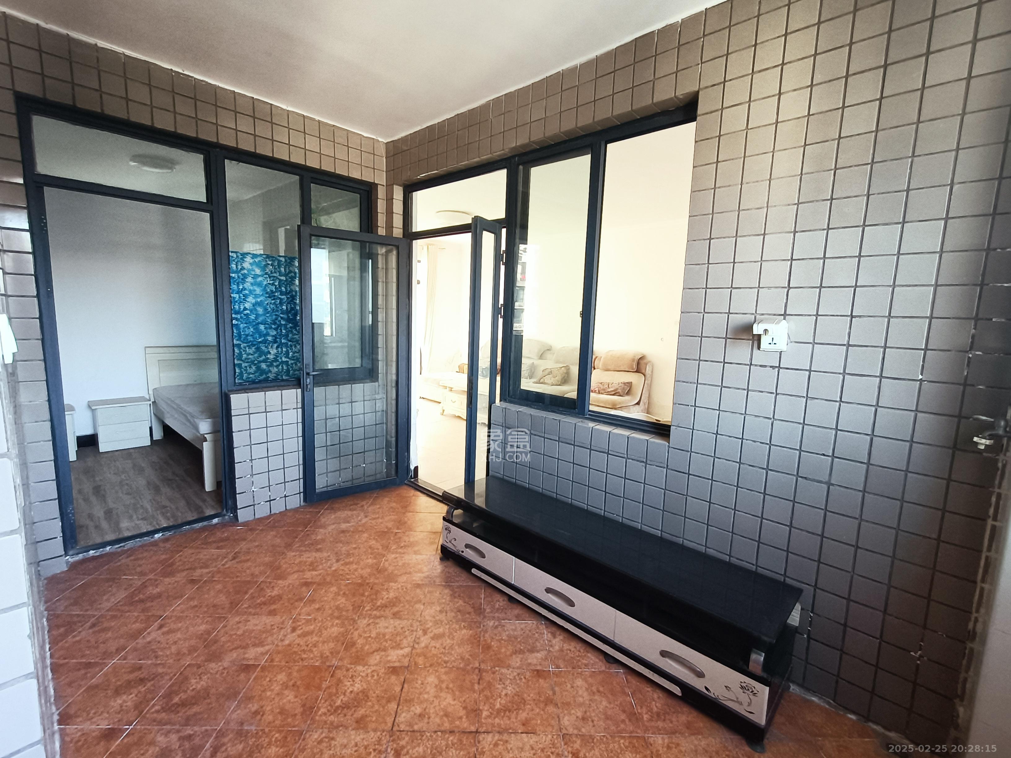 湘江世纪城鸿江苑 3室2厅1卫 2200.0元/月 湘江世纪城鸿江苑 3室2厅1卫 2200.0元/月室内图