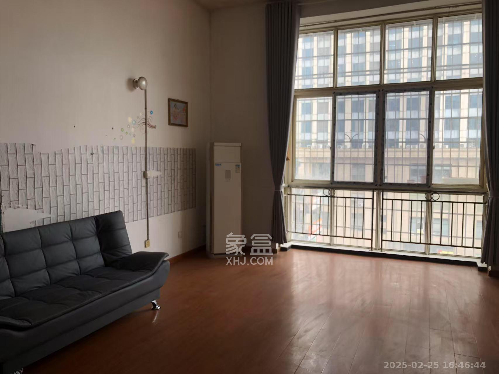 领秀星城(领秀新城)  2室2厅1卫    1500.0元/月 领秀星城(领秀新城)  2室2厅1卫    1500.0元/月室内图