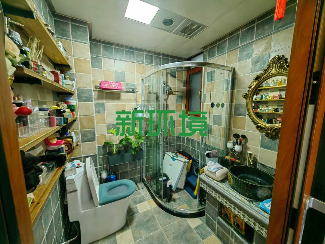 华都国际花园 4室2厅2卫 135.8万 华都国际花园 4室2厅2卫 135.8万客厅